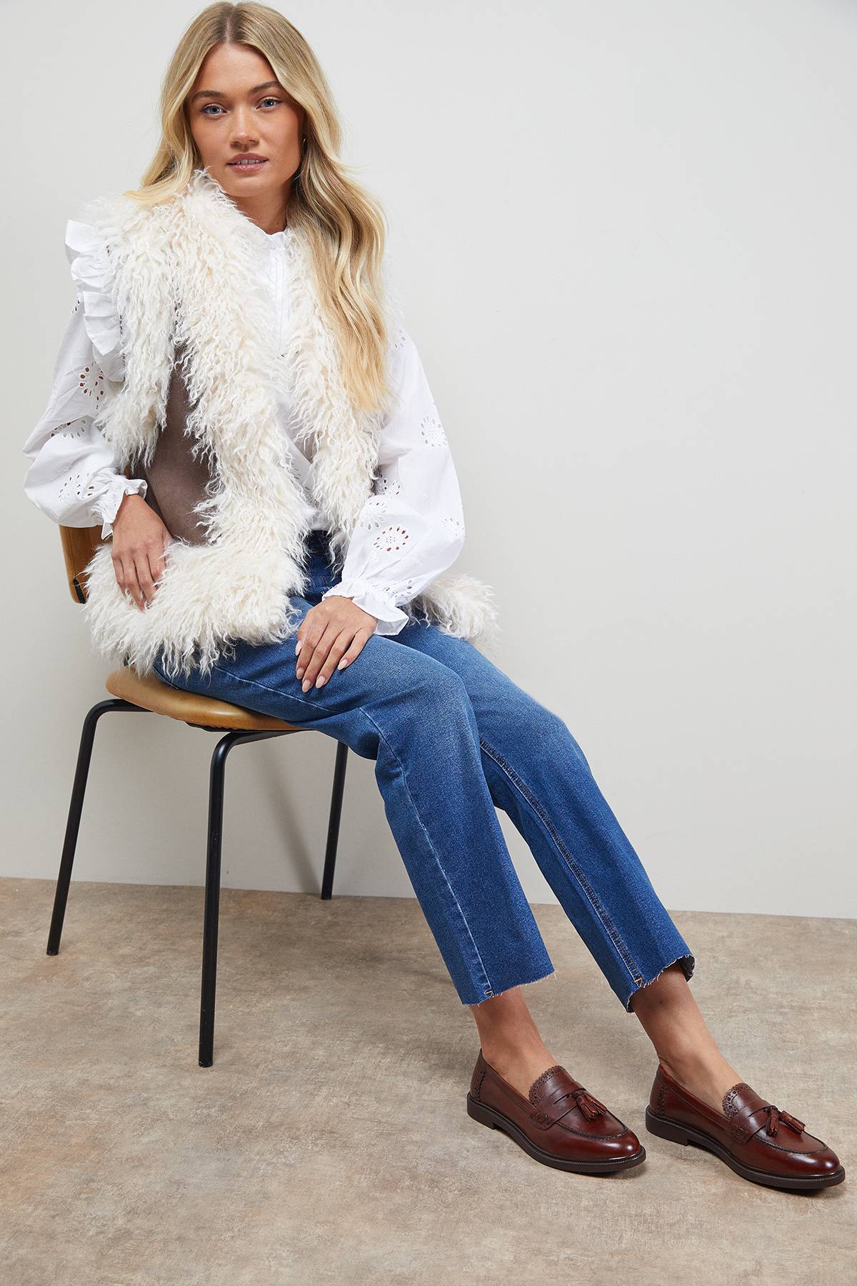 Oasis Mocassins Bunny en Cuir Véritable avec Détails Richelieu et Pompons