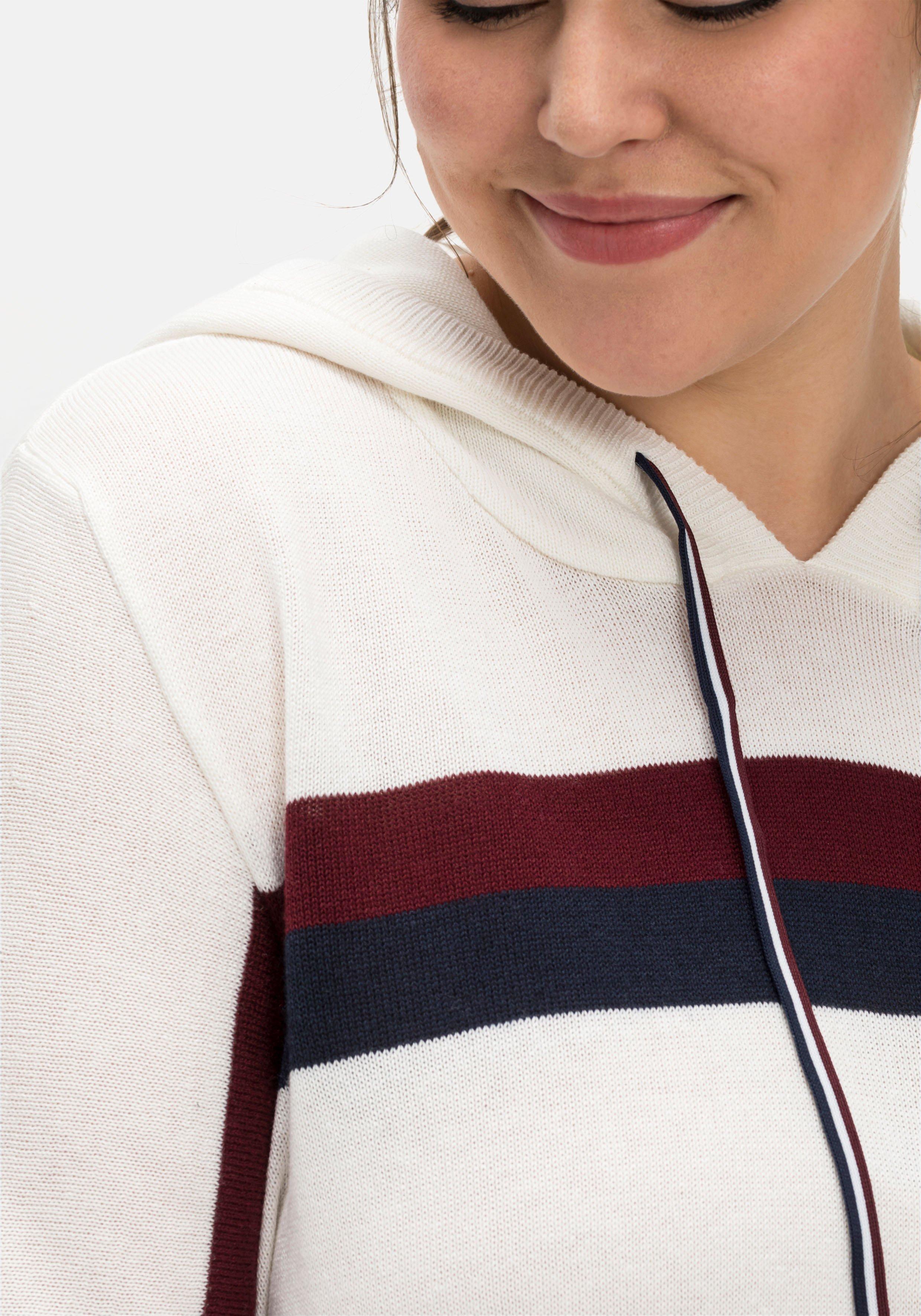 Pullover mit Kapuze und Intarsien-Streifen