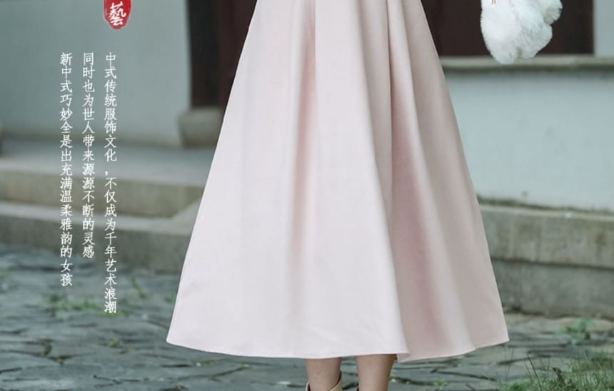 CosmoCorner - Traditionele Chinese crop top met lange mouwen, opstaande kraag en bloemenborduursel in twee delen / hoge taille effen midi-A-lijn rok