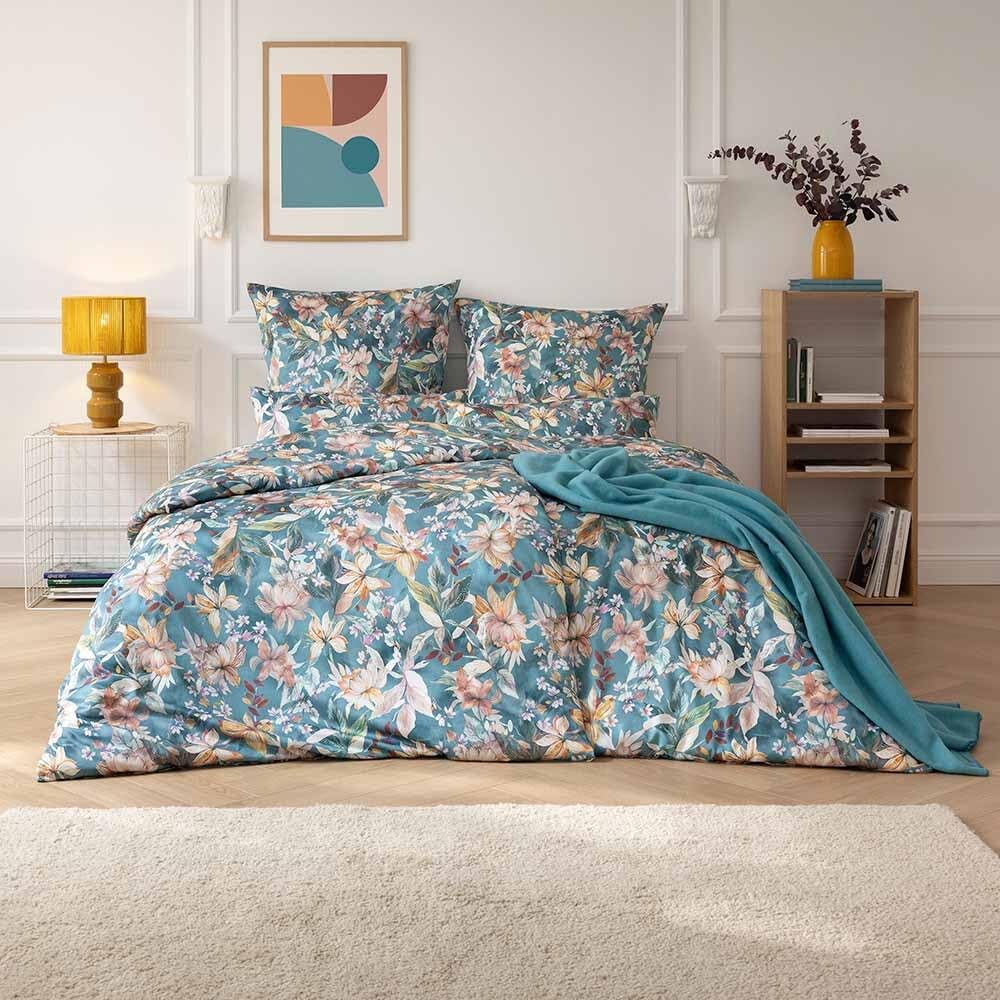 ESTELLA Mako-Satin Bettwäsche 135x200 Estera blautanne Blüten Lilien 7960-581