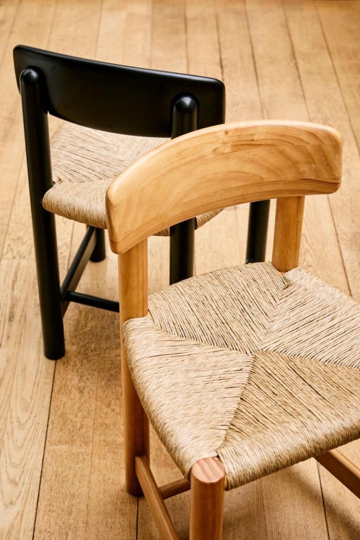 Gubi Daumiller stoel Black Pine
