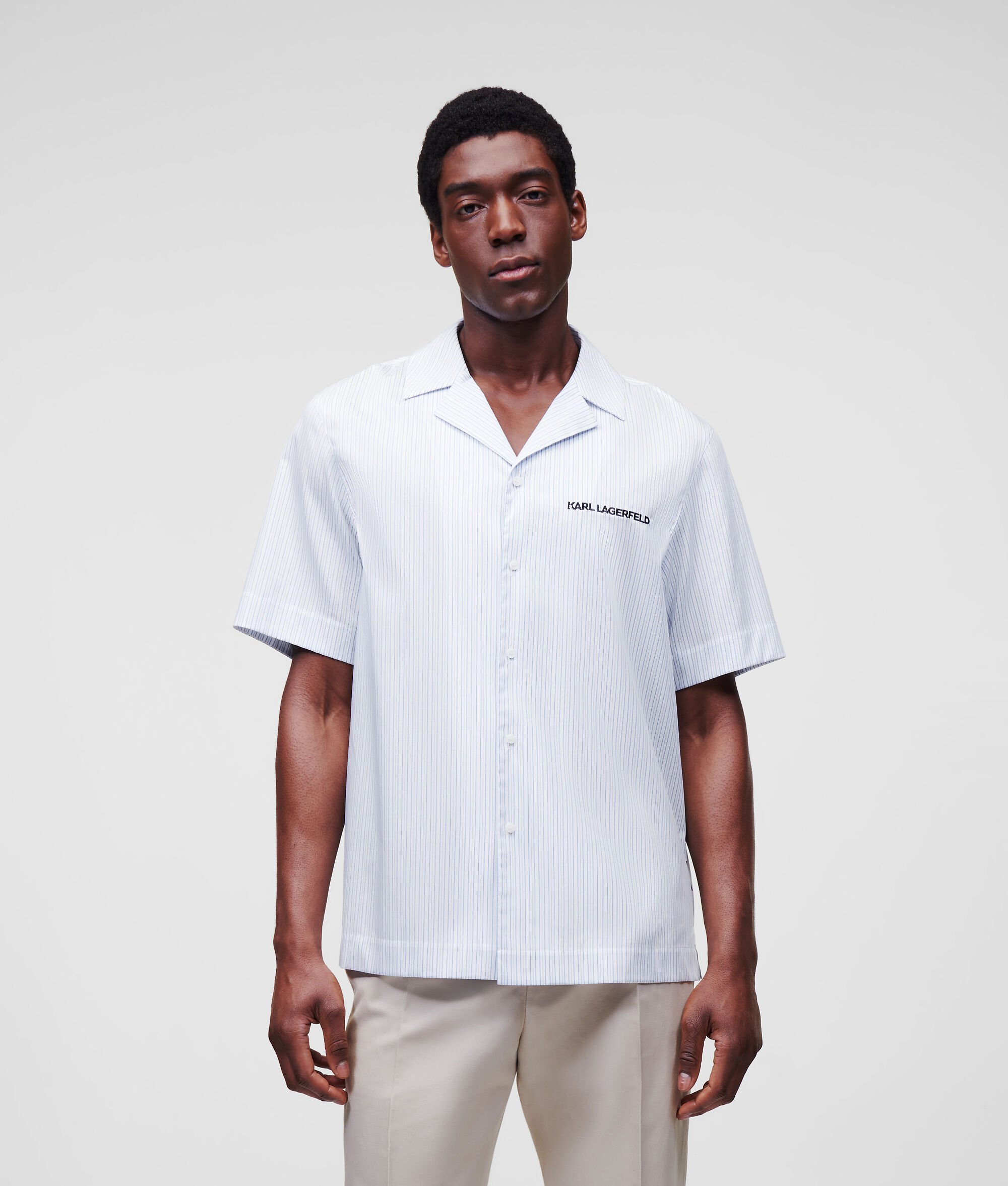 CHEMISE RAYÉE À MANCHES COURTES