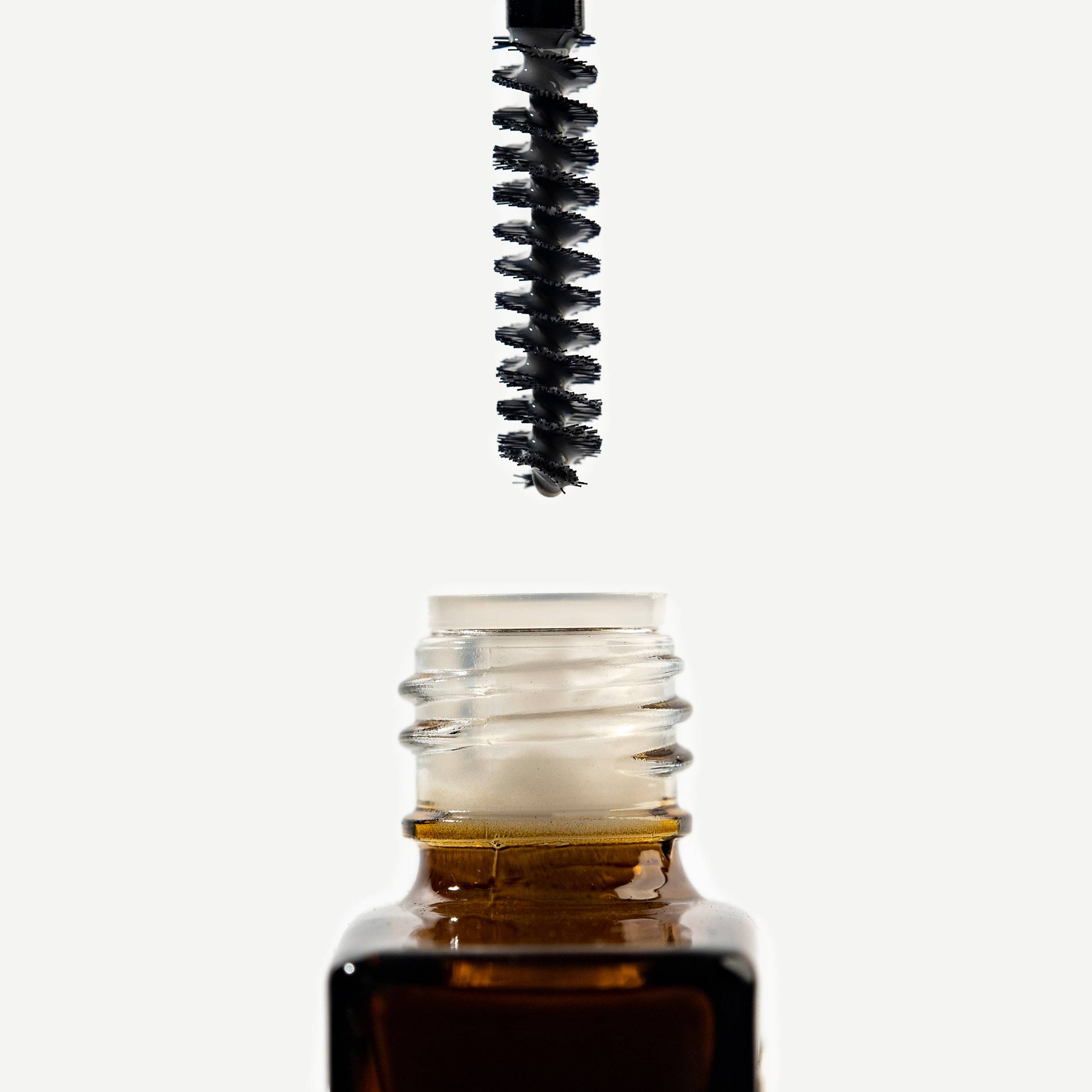L37 - Sérum Cils & Sourcils<br>Peptides de pois 2% + Huile de ricin