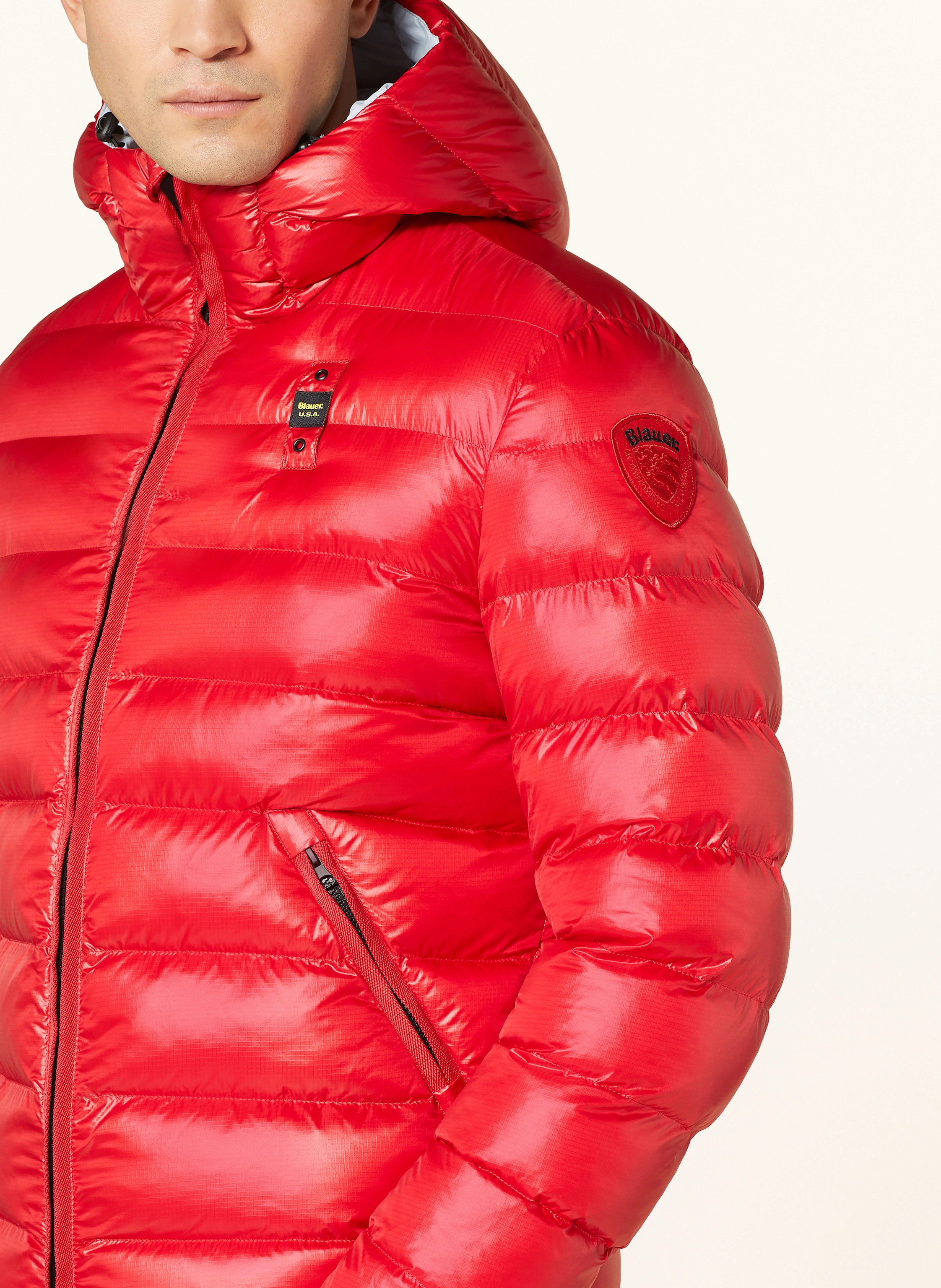 Blauer Steppjacke