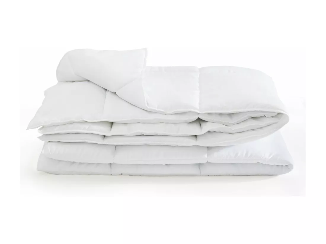 Couette 220x240 – Confort et Fraicheur Ideaux en Microfibre pour Nuits Chaudes