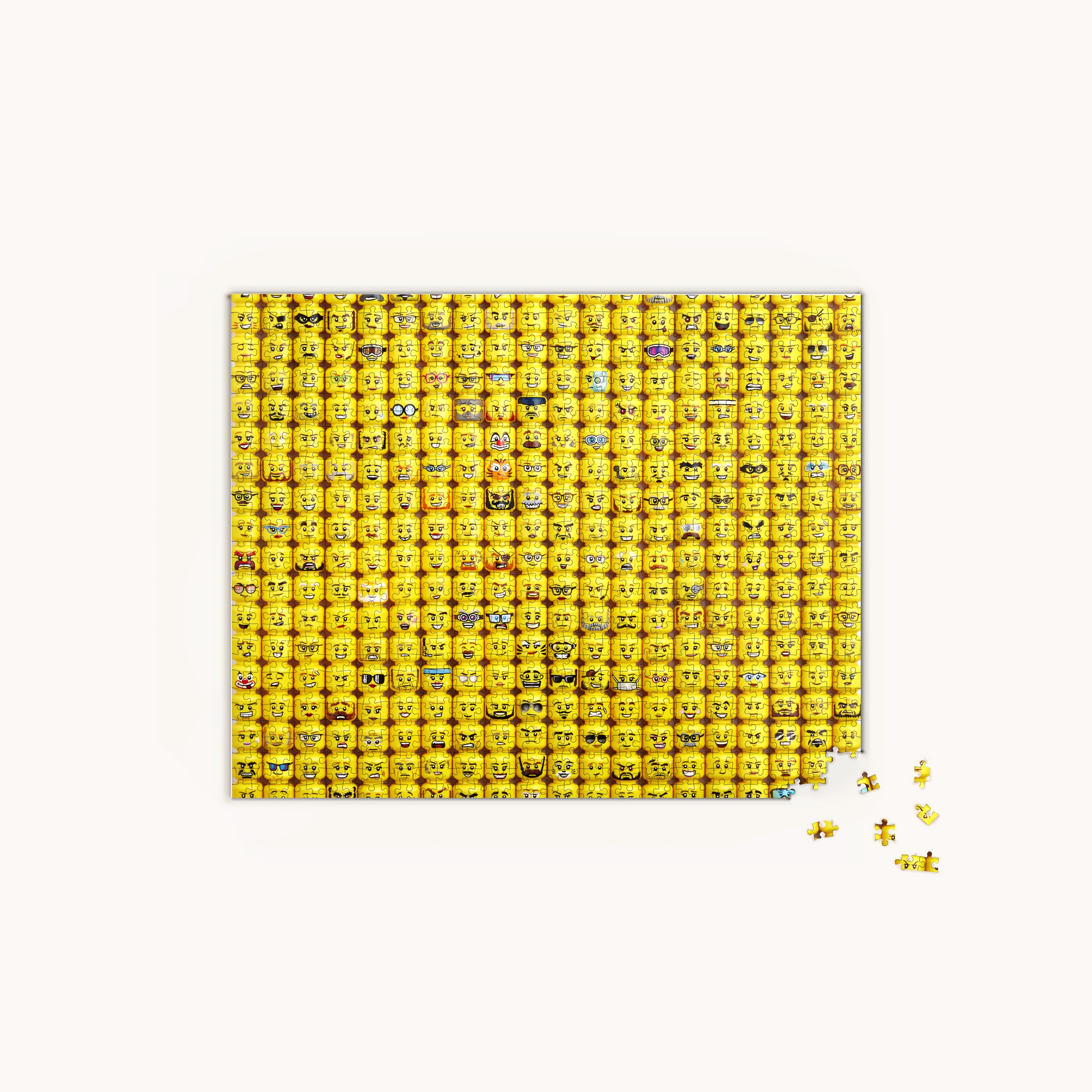 Quebra-cabeça de 1000 peças com rostos de minifiguras 5007070