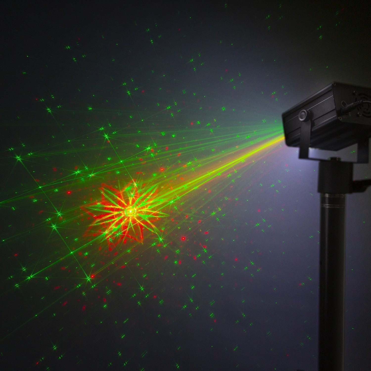 BeamZ Acrux Quatro R/G party laser systeem met RGBW LED's