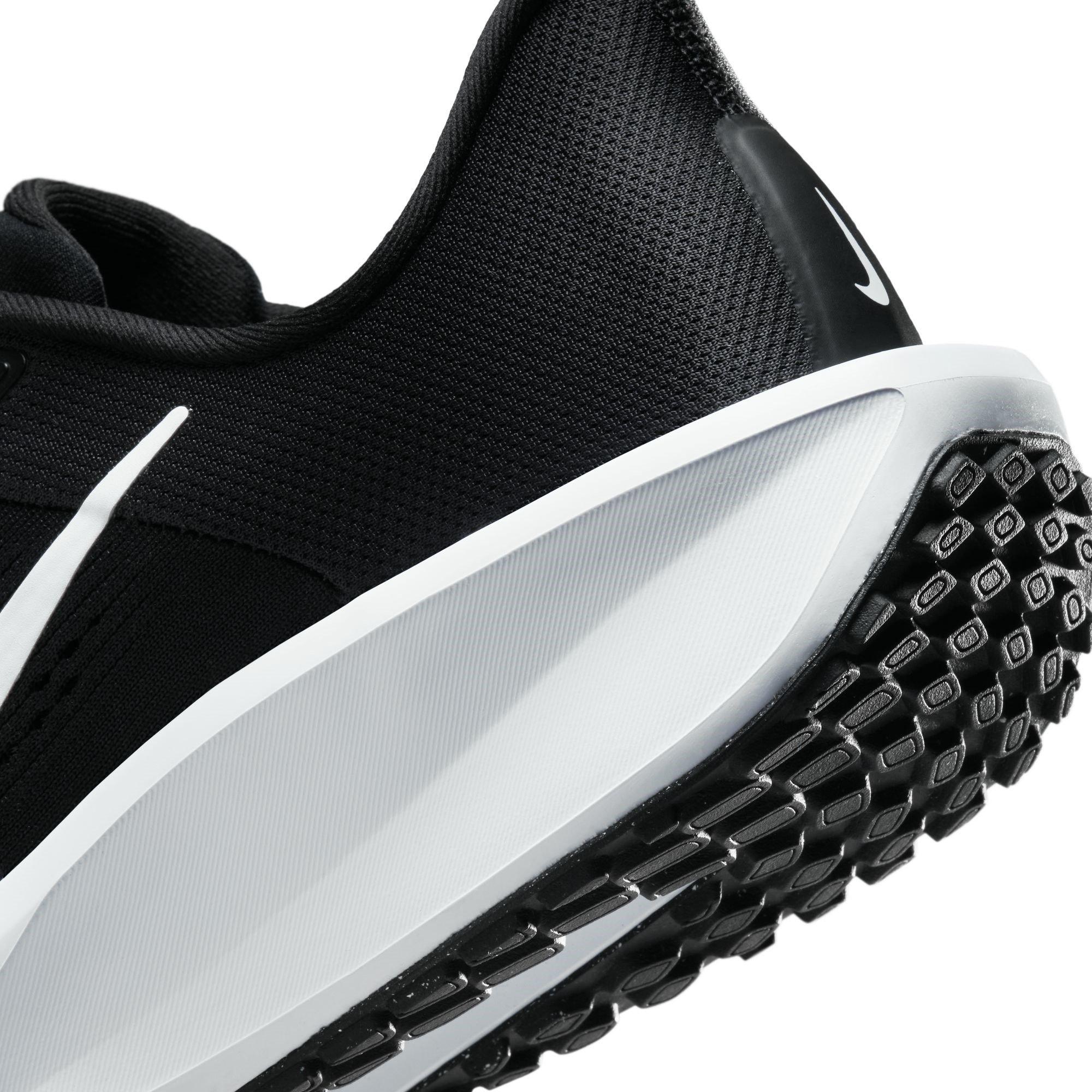 Nike Quest 6 Womens Road Running Shoes