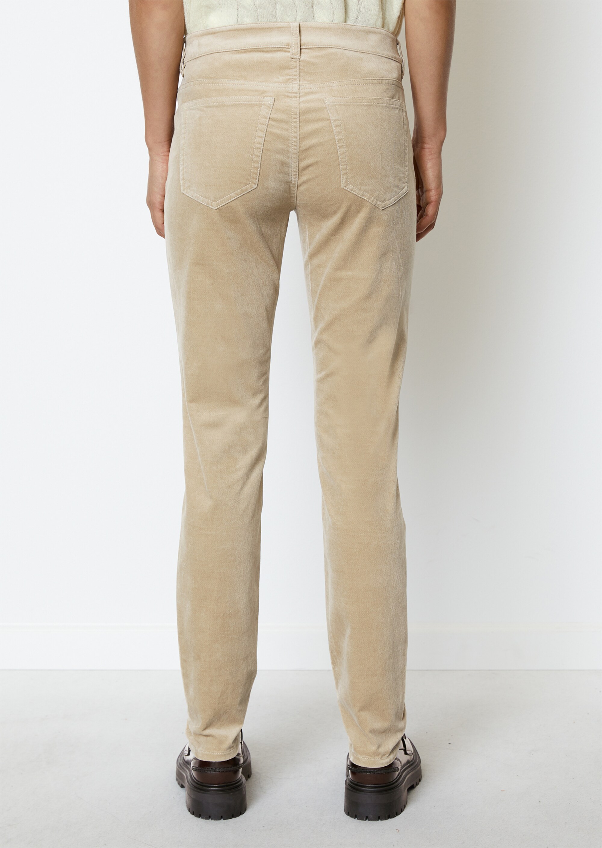 Hose LULEA slim aus stretchigem Samt