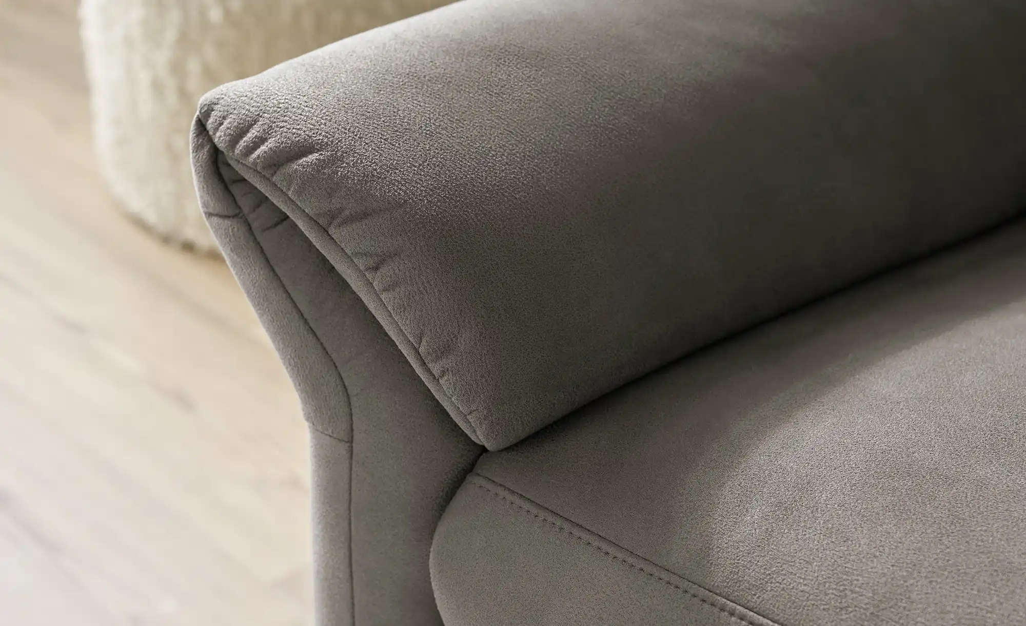 Wohnwert Trapezsofa mit USB Anschluss Melina