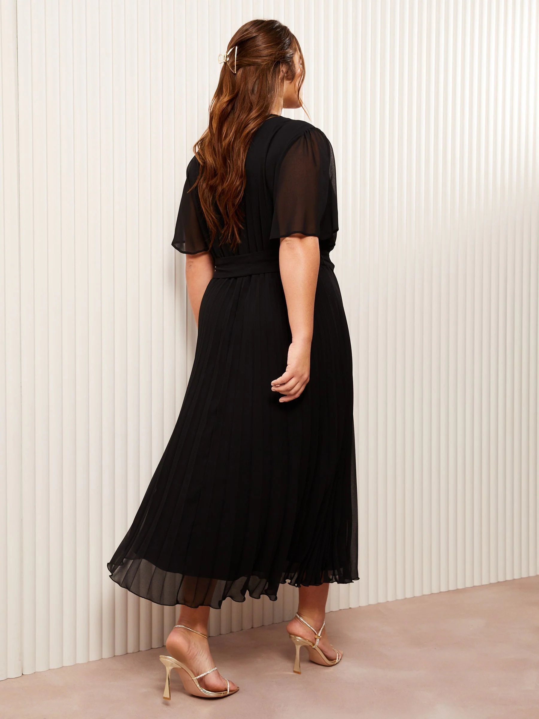 Zwart - Friends Like These engelmouw midi-jurk van chiffon met plooien