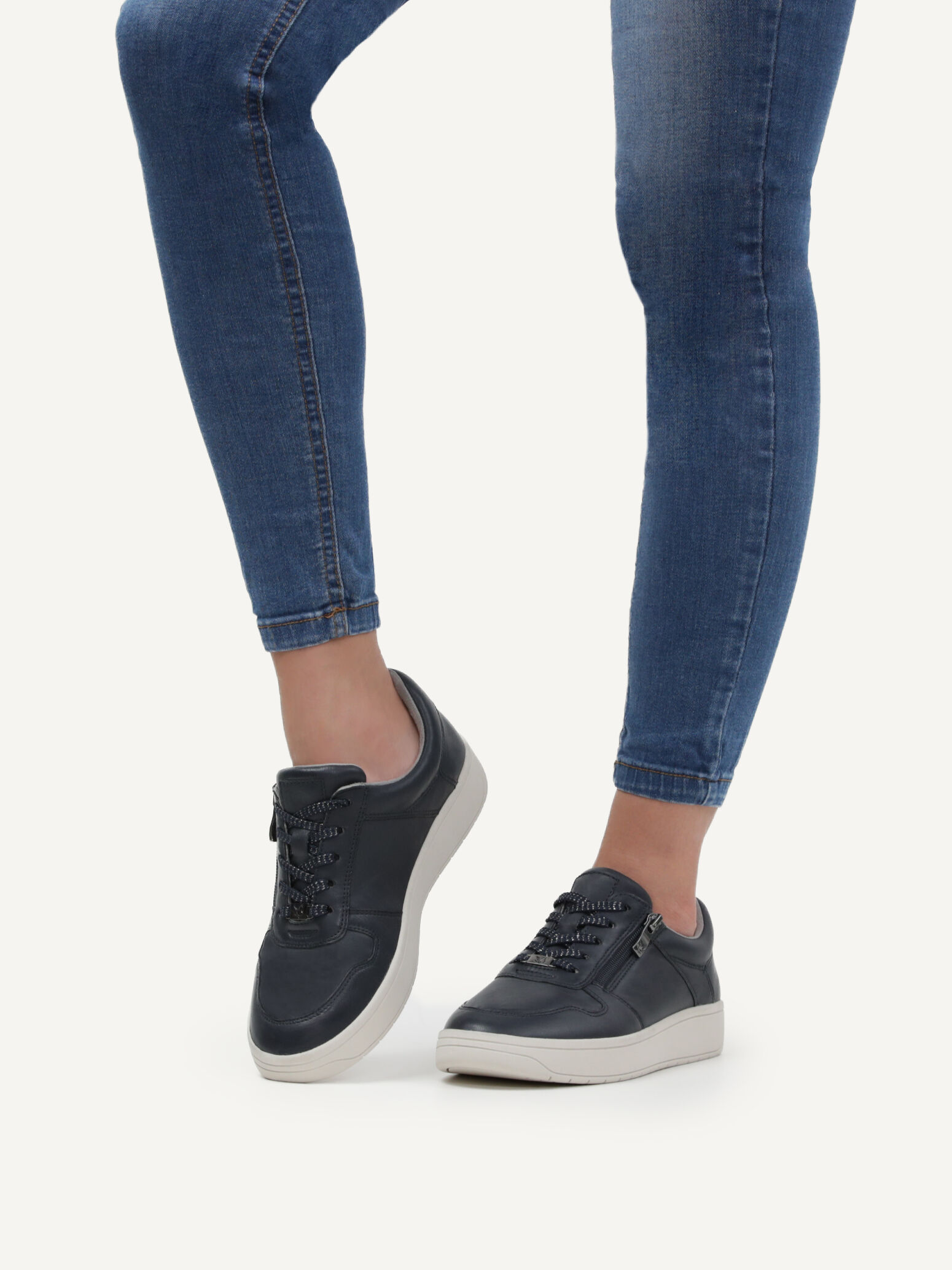 Sneaker