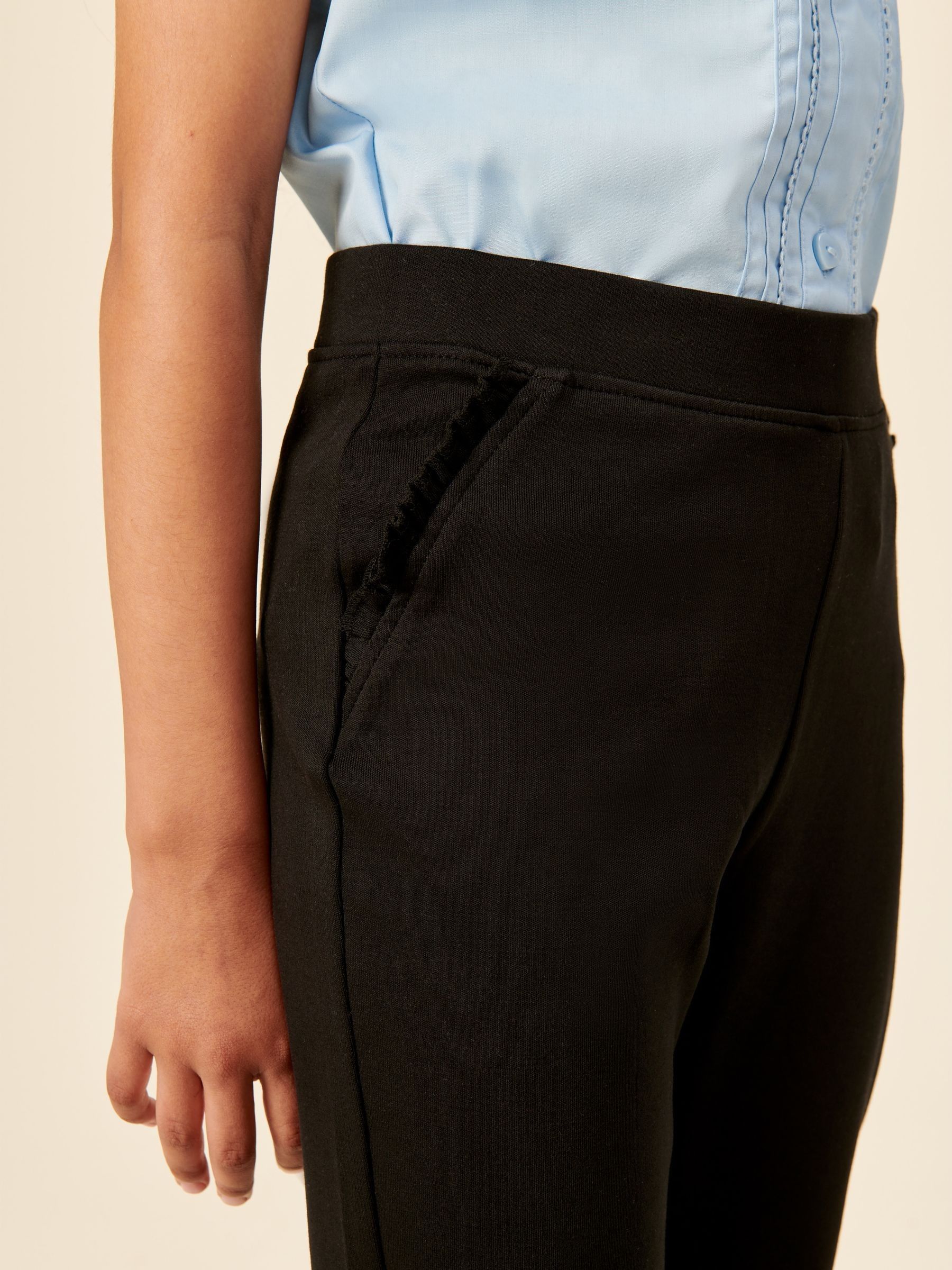 Zwart - Schoolbroek met hoog aandeel katoen en stretchy, elastische tailleband (3-16jr)