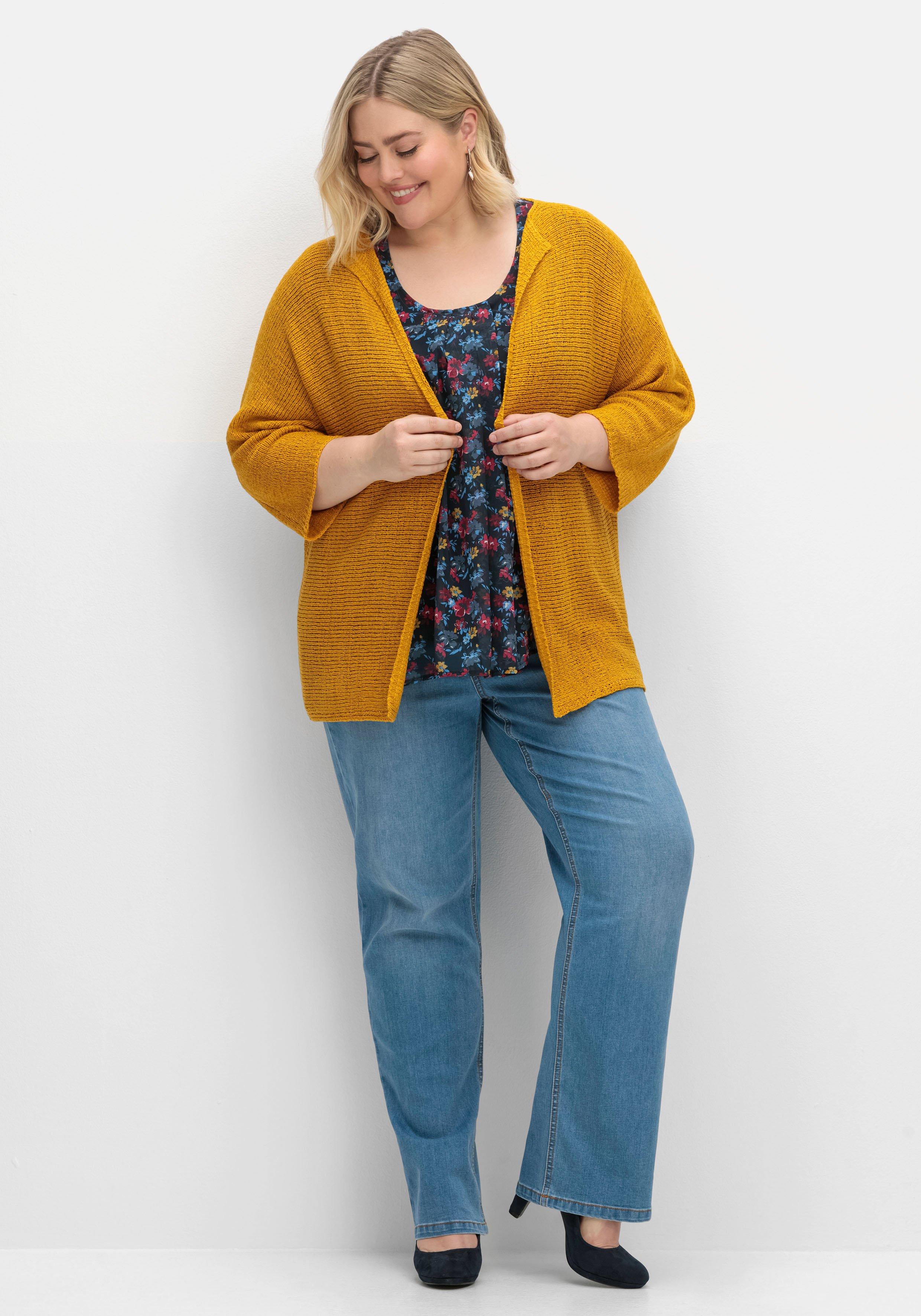 Strickjacke mit 3/4-Fledermausärmeln, aus Bändchengarn