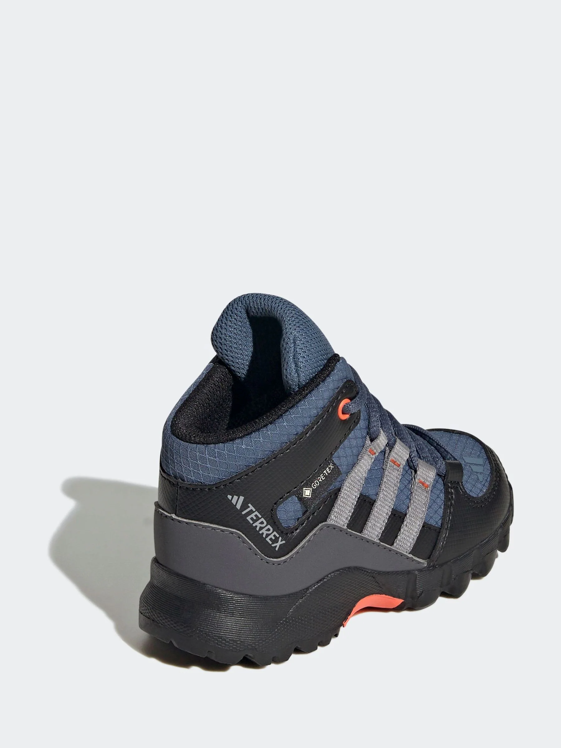 adidas Mid Goretex wandellaarzen