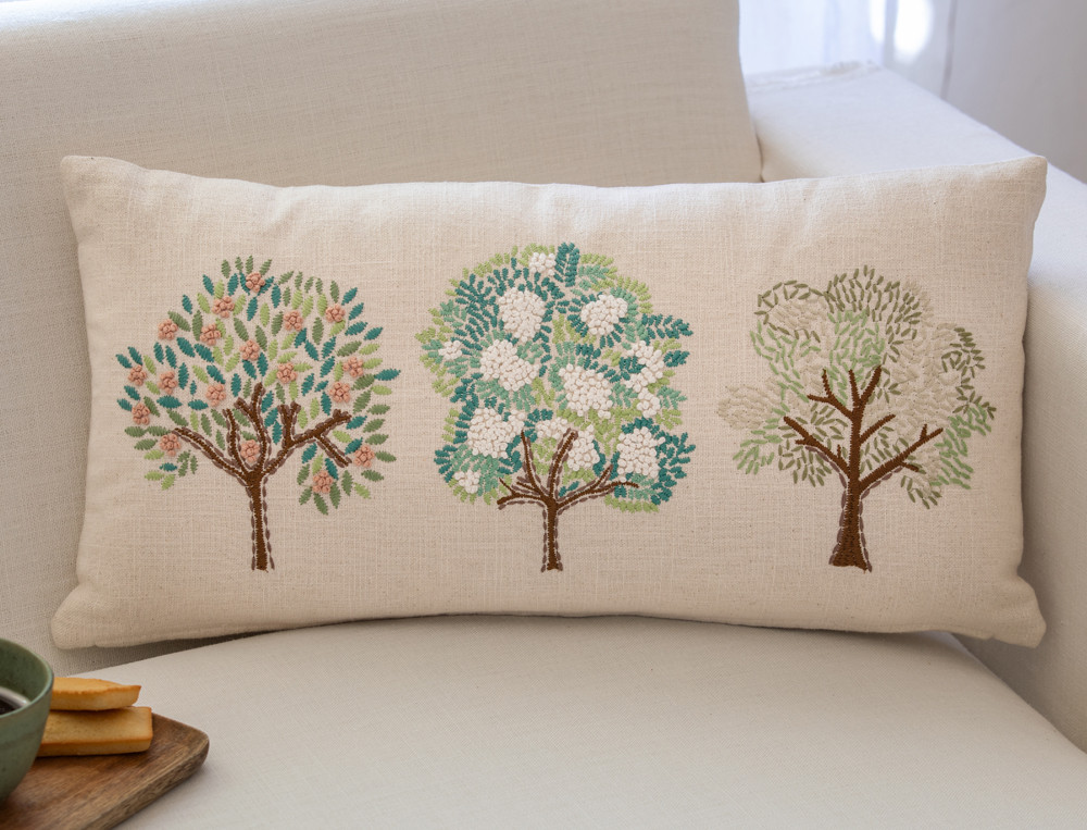 Coussin brodé-En campagne