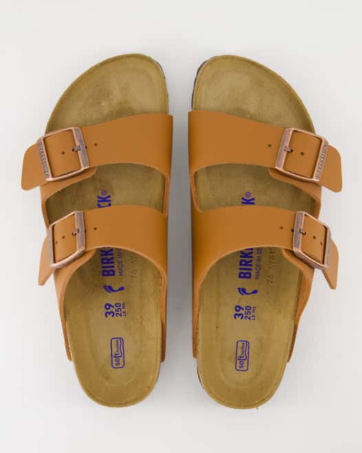 Birkenstock Arizona Soft Foorbed Pantoletten in Braun