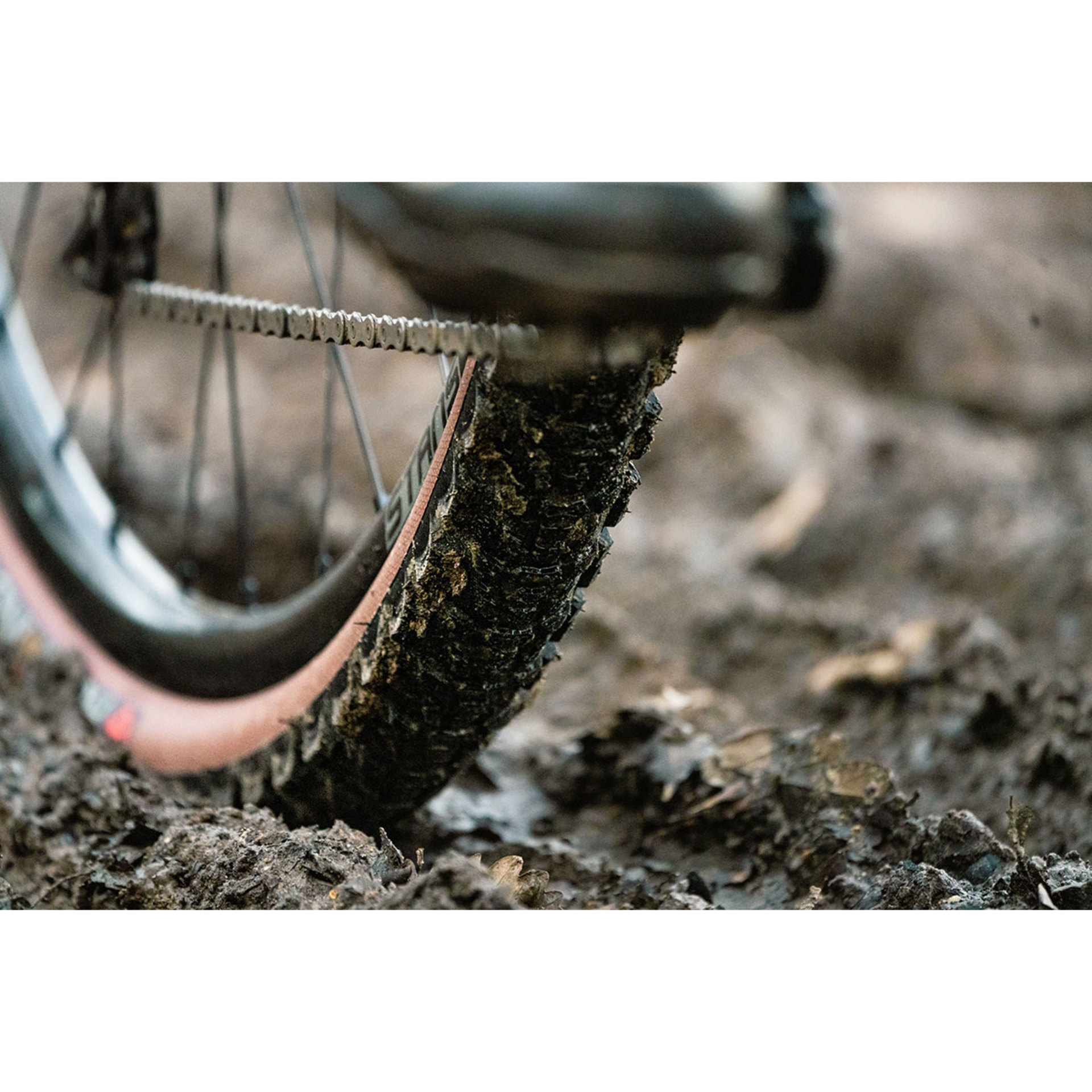 Hutchinson Tundra TLR Hardskin Gravelband Tan Skinwall