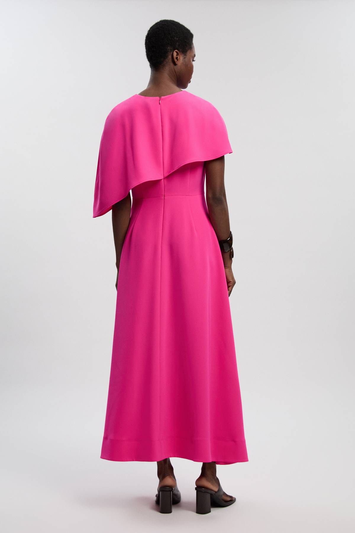 KarenMillen Robe Midi Ajustée Avec Détail Cape Souple