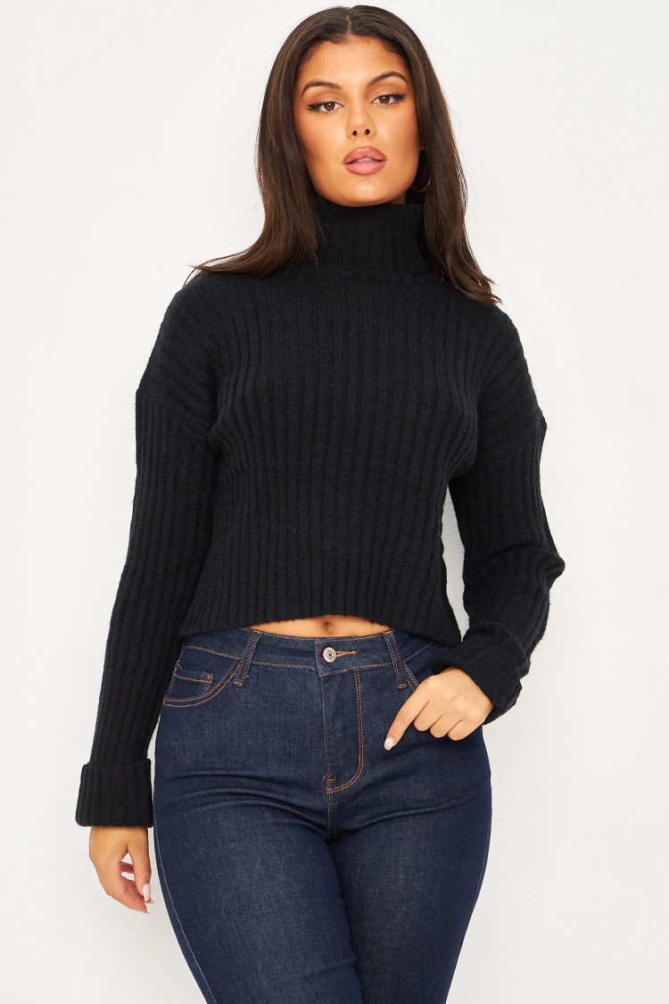 Pull noir en maille col roulé