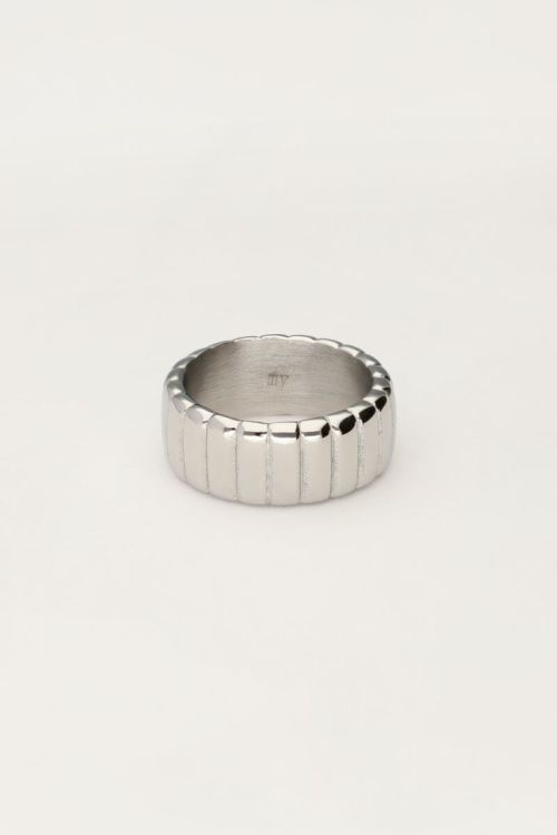 Bold ring met ribbels
