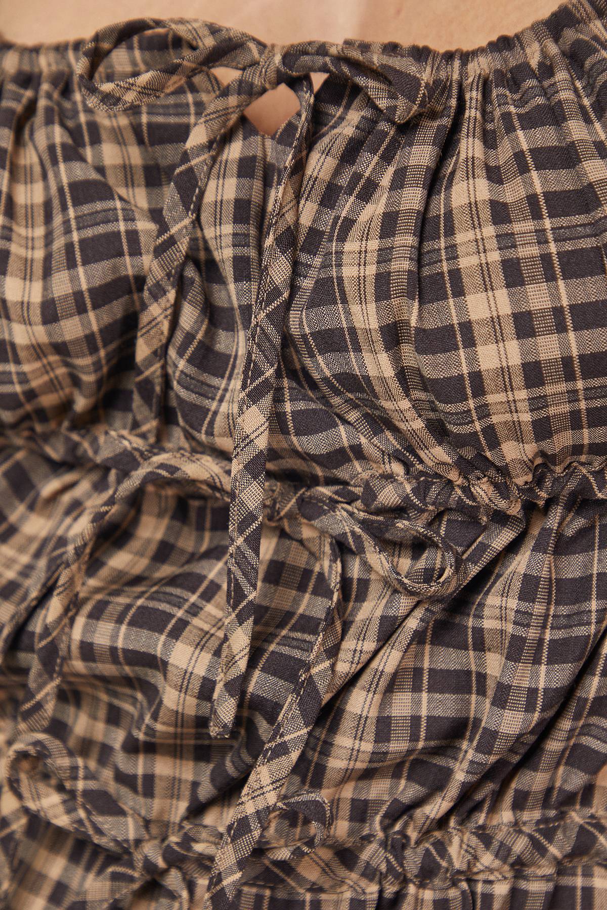 Warehouse Blouse à Carreaux avec Nœud et Encolure Carrée