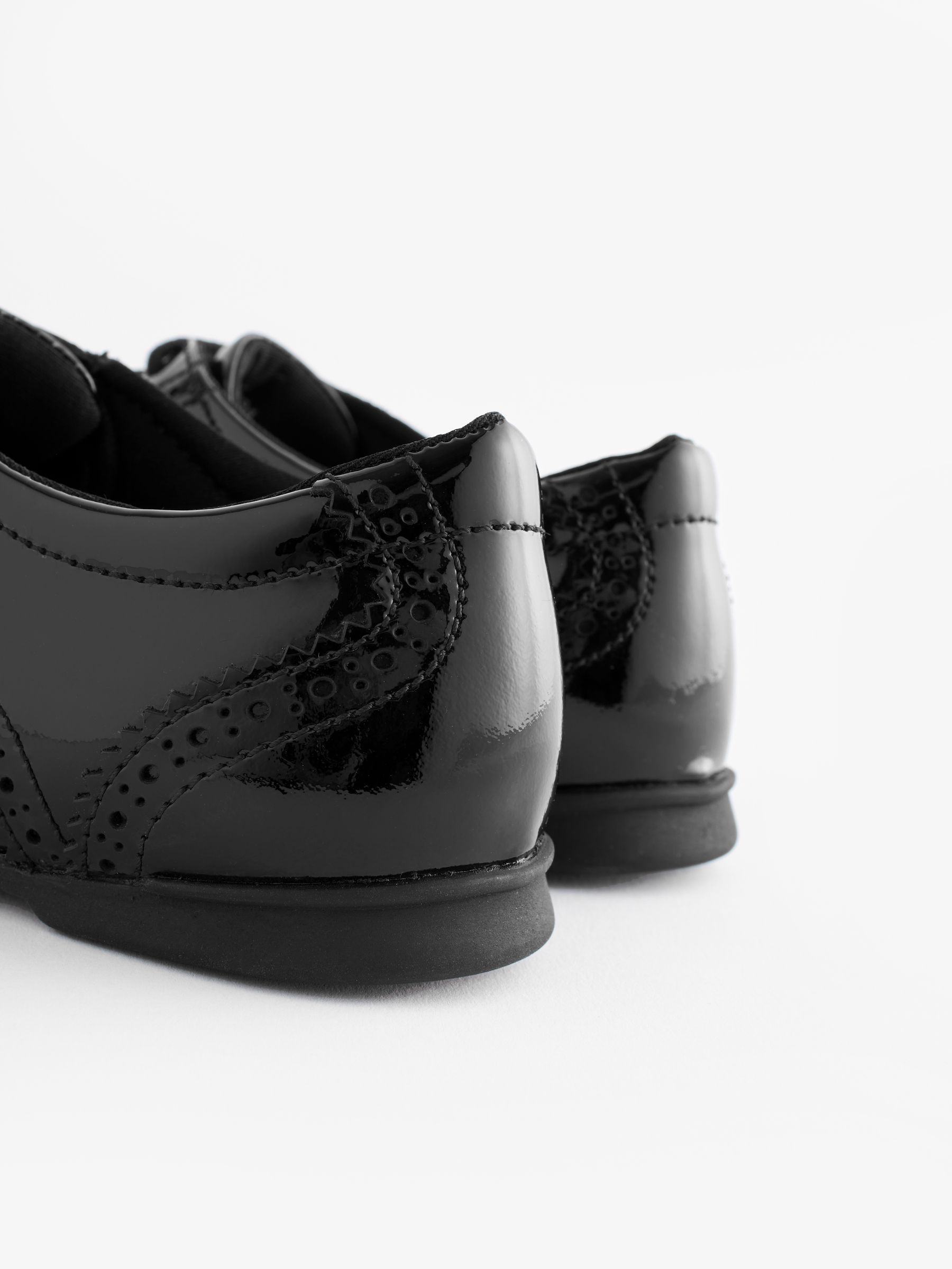 Zwart lak - Leren brogue schoolschoenen met veters