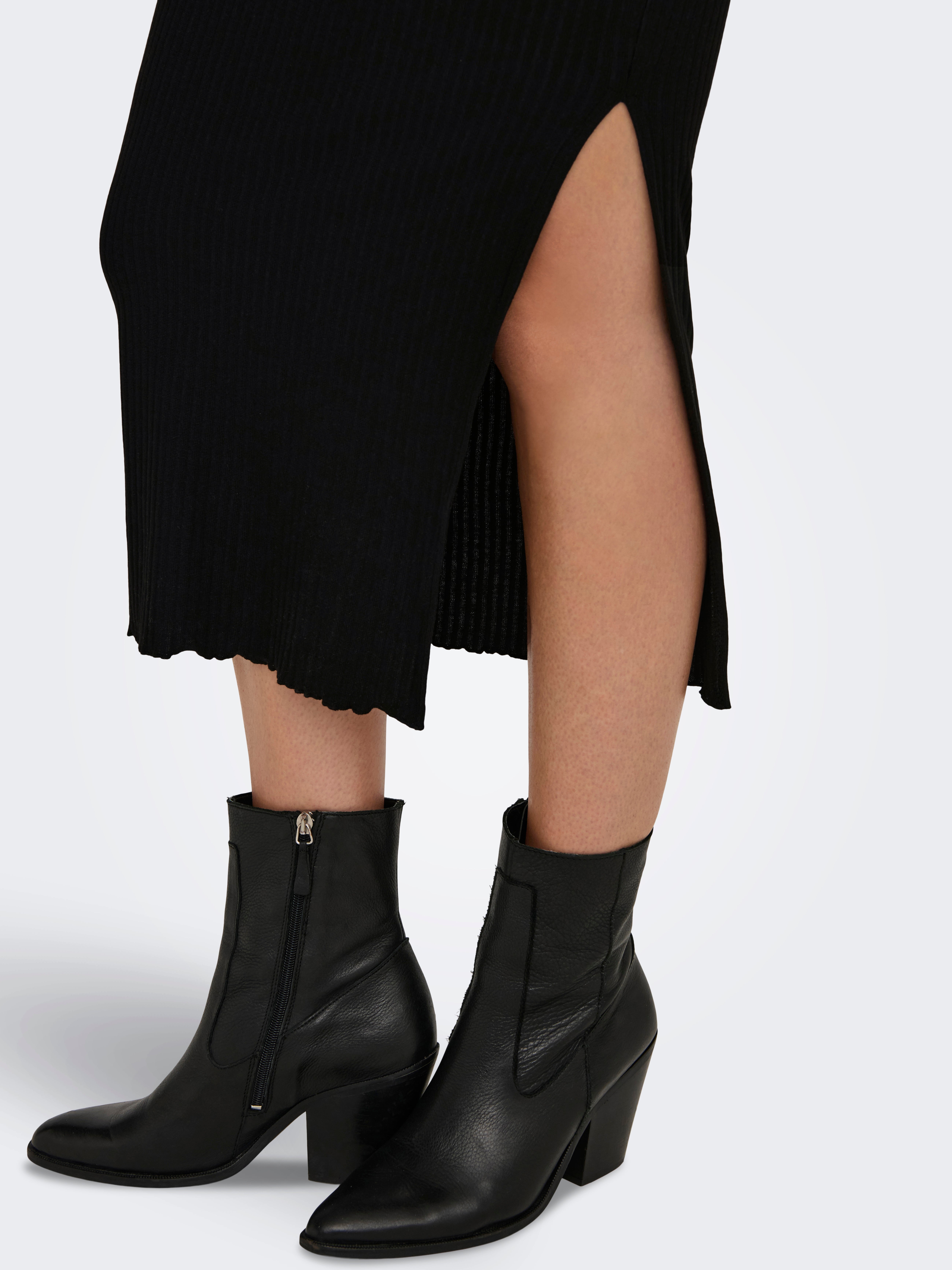 OLMESMERALDA Langes Kleid Black