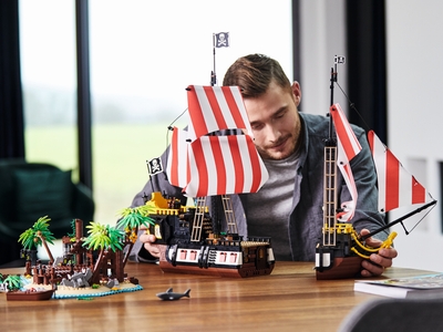 LEGO Piraten van Barracuda Baai (21322)