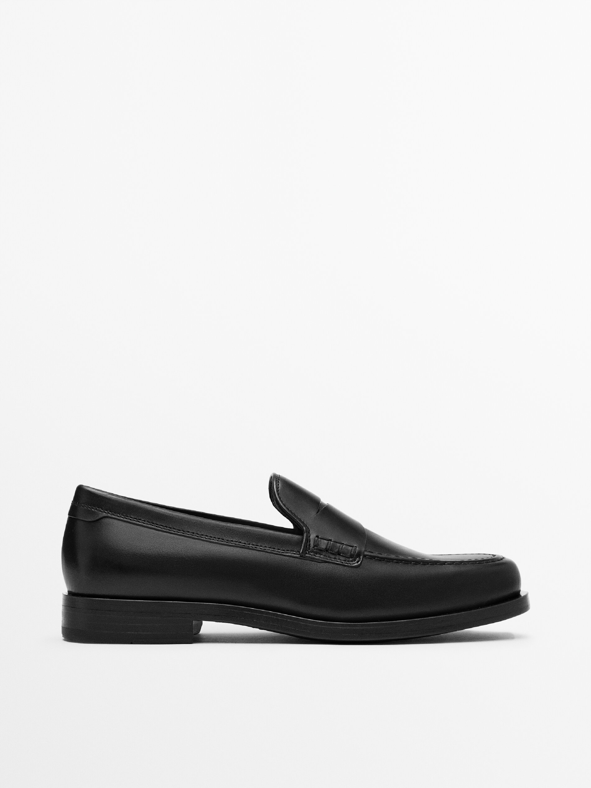 Mocassim em couro napa escovado - PRETO