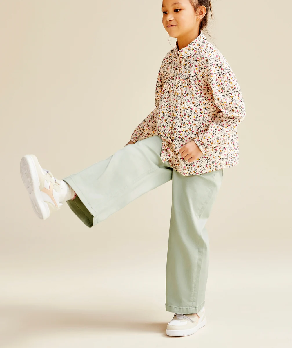 PANTALON LARGE FILLE EN FIBRES RECYCLÉES VERT PÂLE
