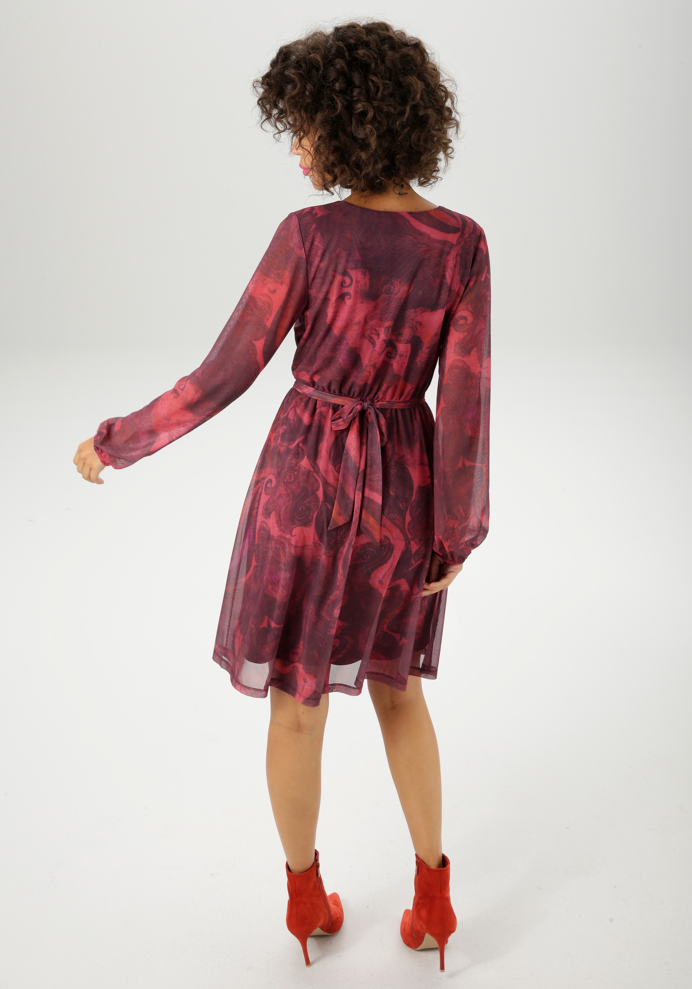 Aniston CASUAL Blusenkleid mit dekorativer Brosche am fixiertem Bindegürtel - NEUE KOLLEKTION