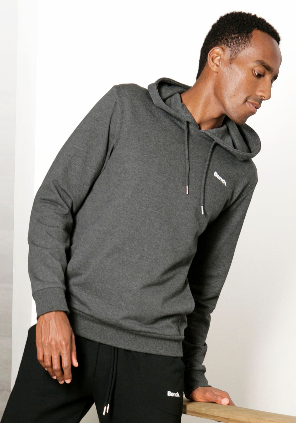 Bench. Loungewear Hoodie , Sweatshirt mit Kapuze und seitlichen Taschen, Baumwollmischung