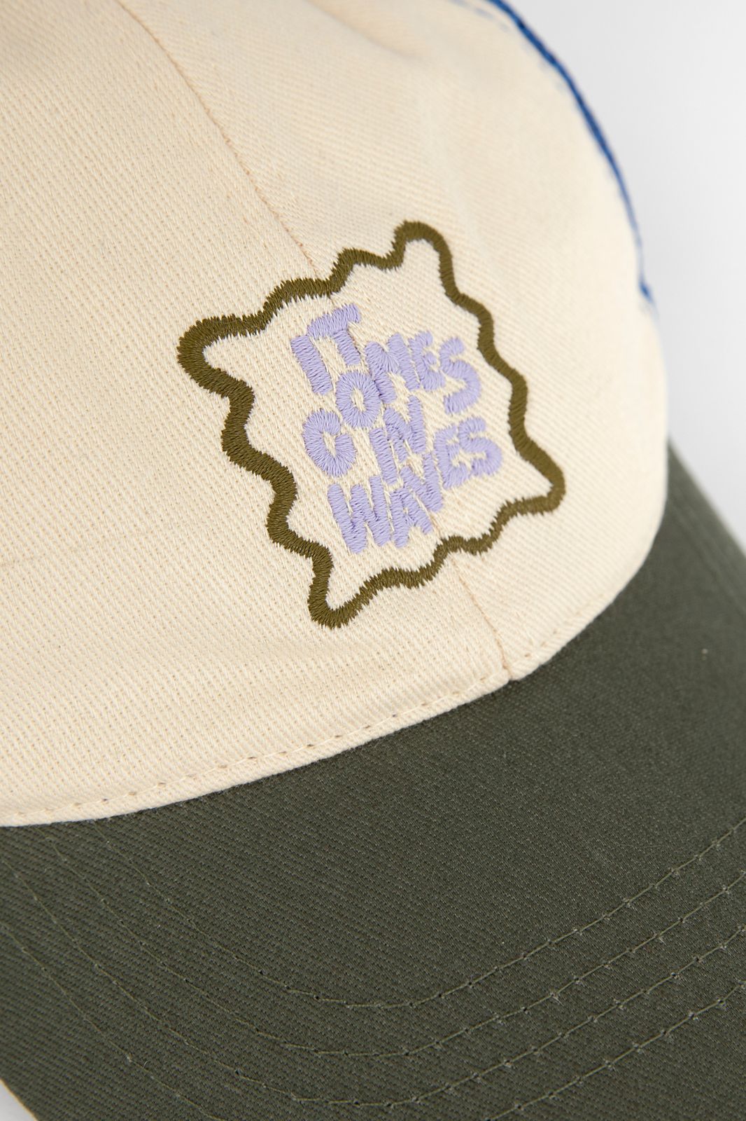 Multicolour trucker pet met embroidery