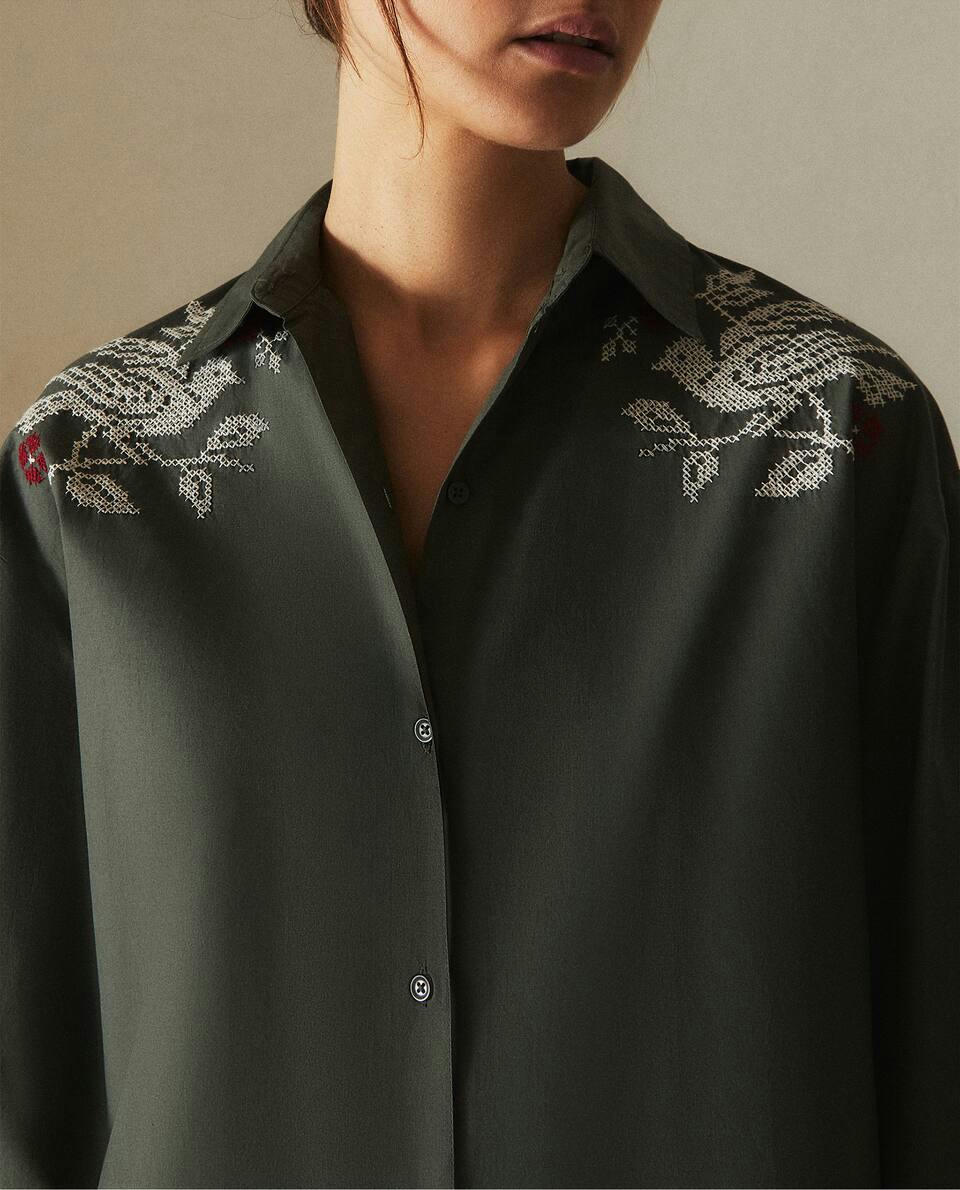 CAMISA DE PIJAMA COM BORDADO DE NATAL