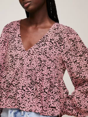 Blusa com estampa animal e barra franzida