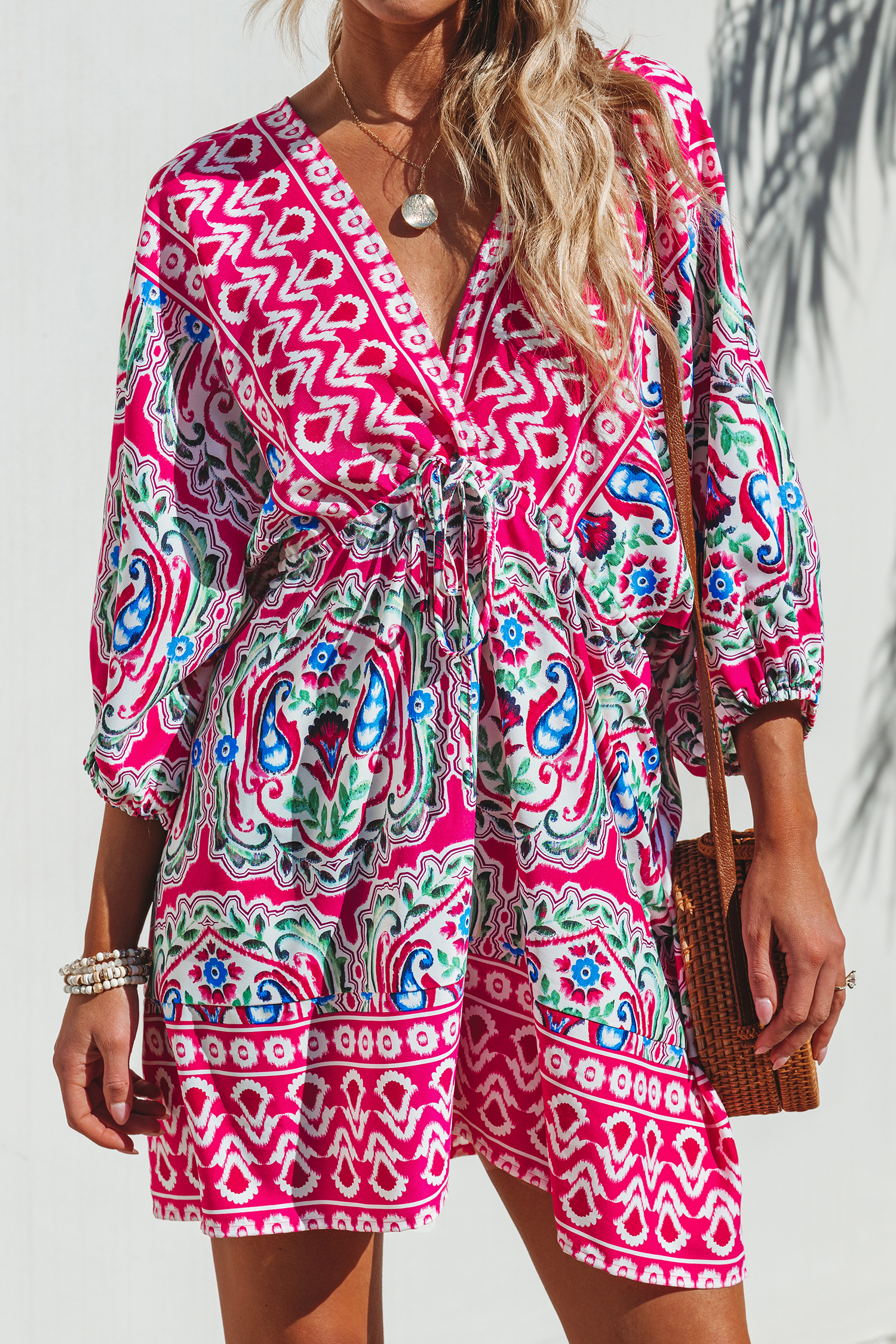 Robe mini avec manches bouffantes géométriques rose vif