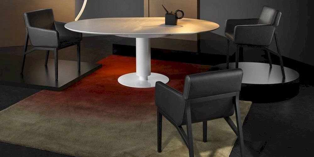 Leolux Columna eettafel
