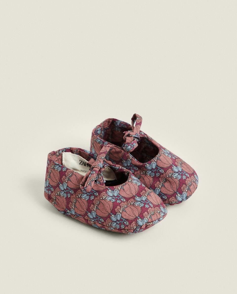 SAPATINHOS INFANTIS FEITOS COM TECIDO LIBERTY