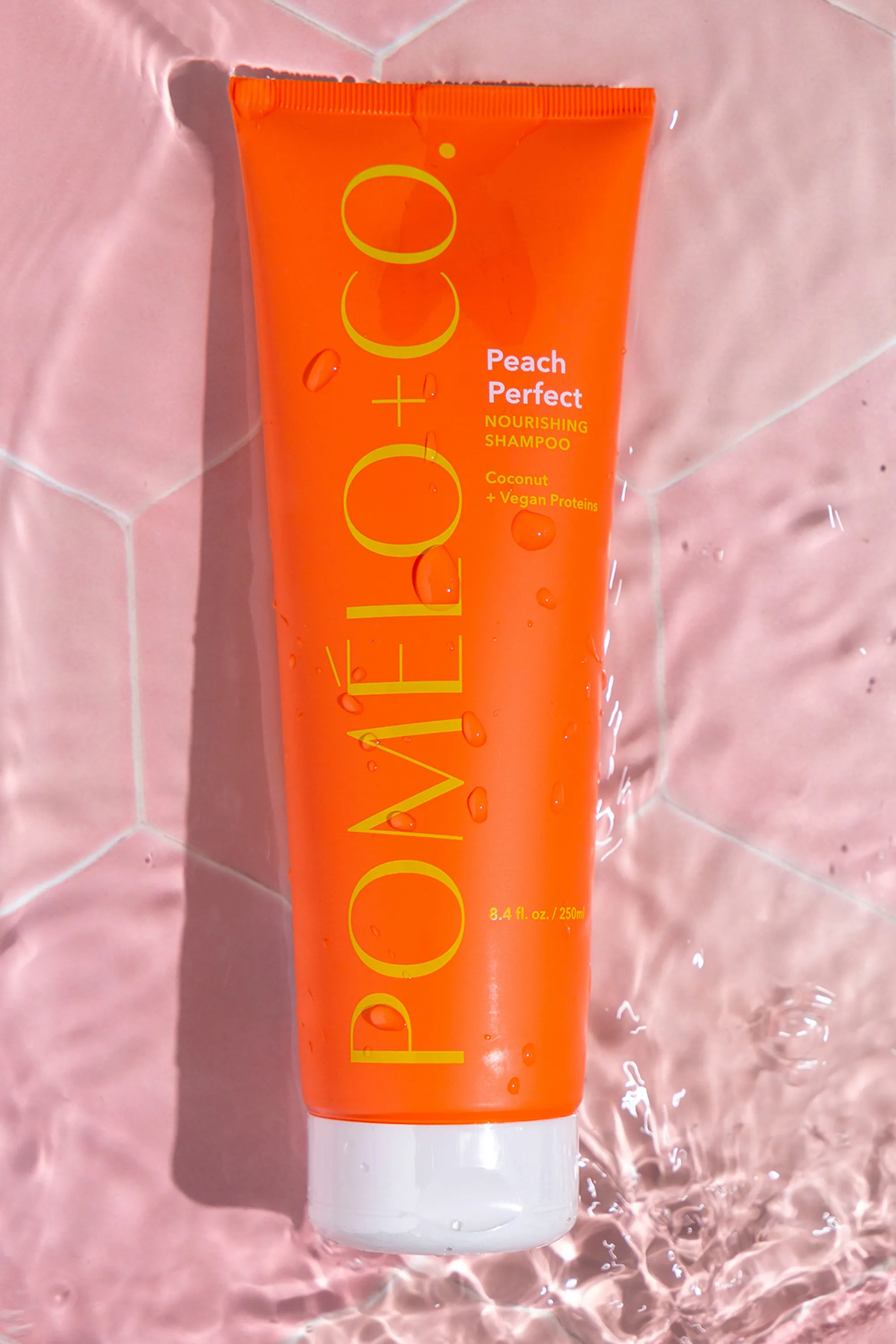 Pomélo+Co Shampoing hydratant pour cheveux secs Peach Perfect-200 ml