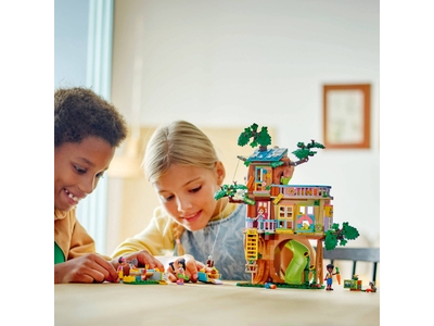 LEGO Boomhut voor de vrienden (42652)