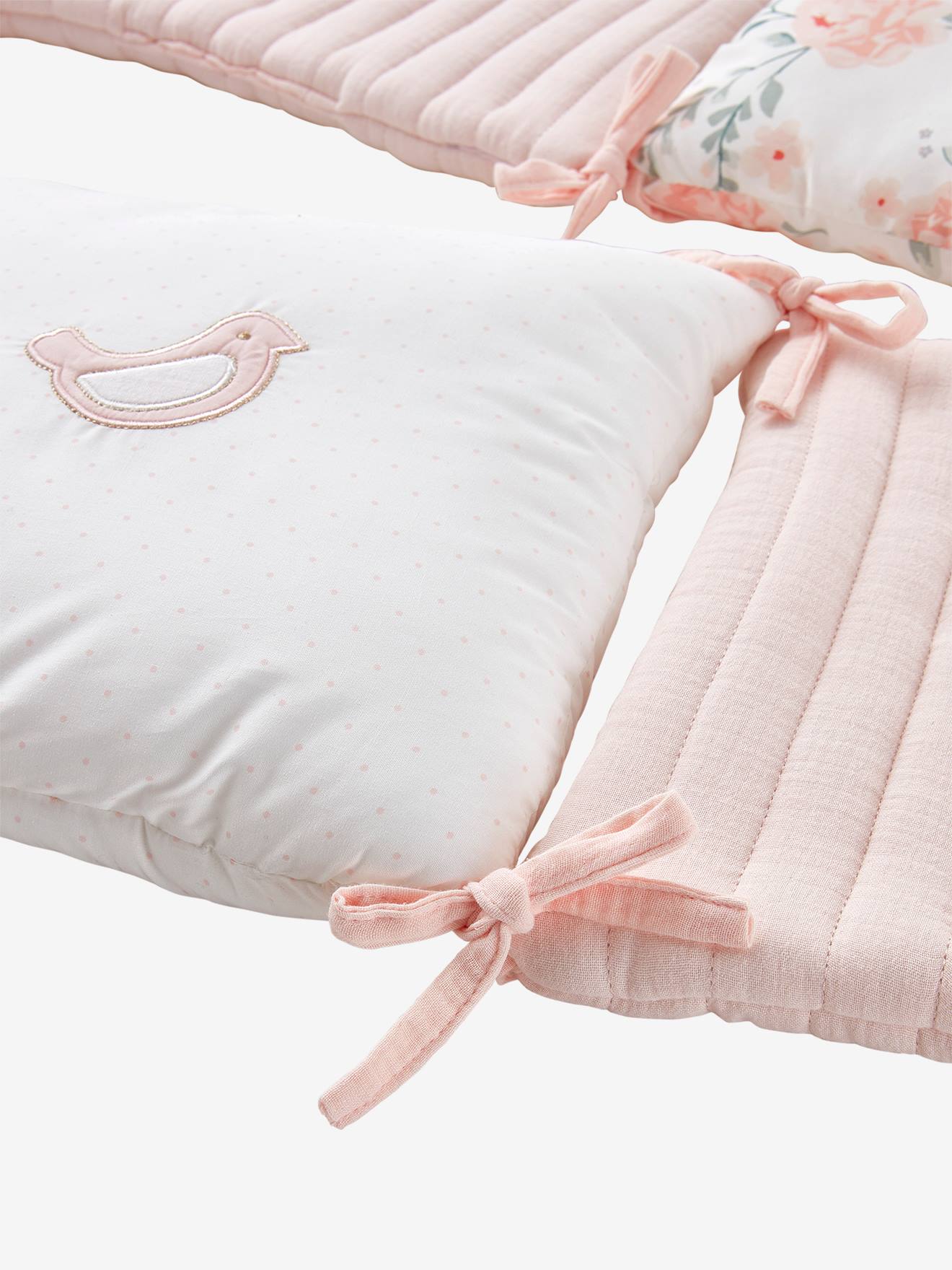Protetor de berço modular/protetor de cercado infantil Eau de Rose, branco claro, liso com estampas.