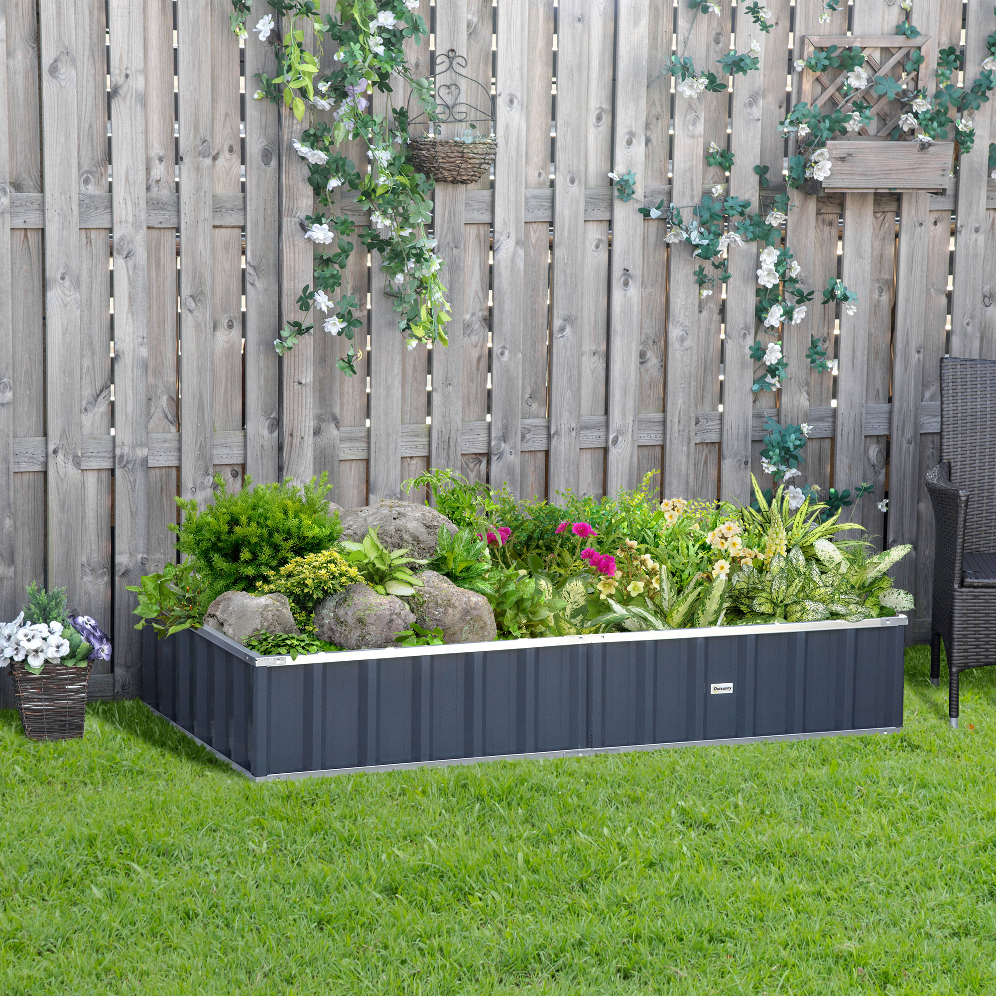 Jardineira retangular Outsunny Urban Garden, 174x90x30 cm, em aço, com luvas inclusas, ideal para o cultivo de plantas e flores em terraços, varandas e áreas externas, na cor cinza.