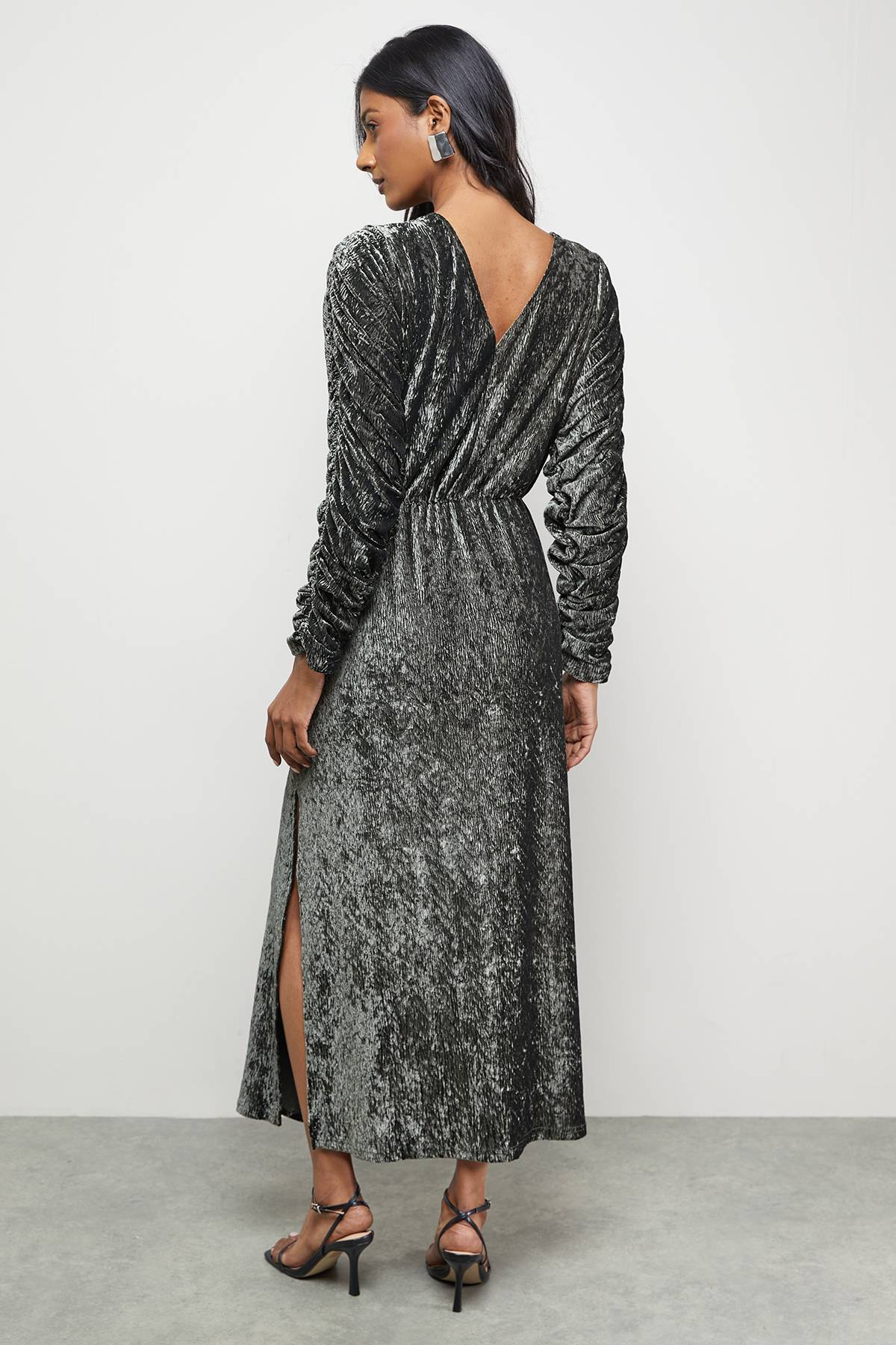 Warehouse Robe Midi à Manches Chauve-Souris en Velours Dévoré