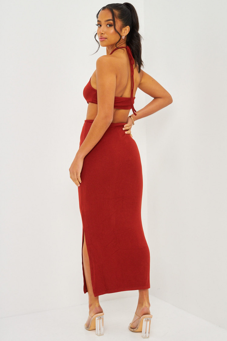 Robe moulante marron ajourée à attacher