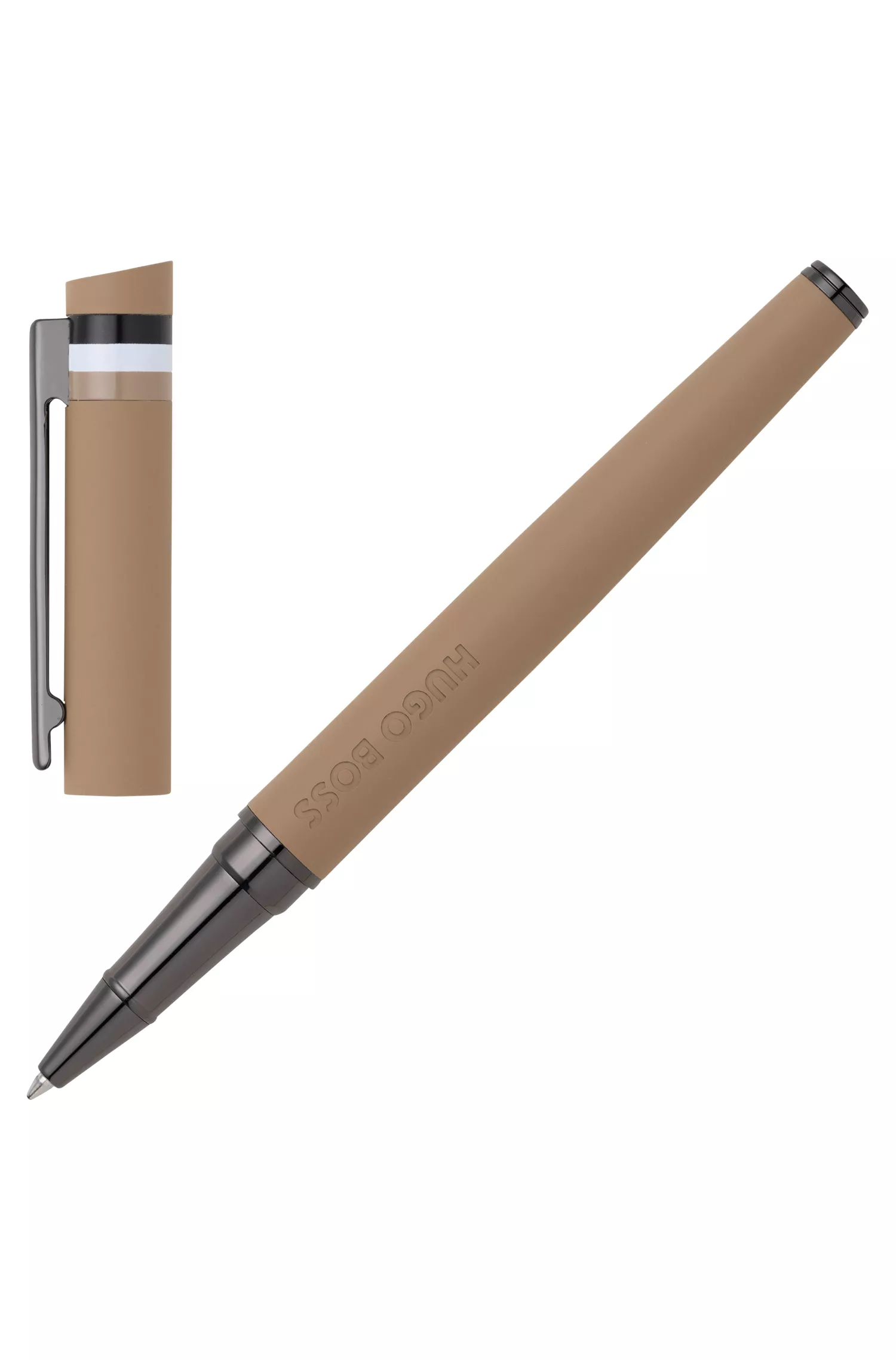 Caneta rollerball BOSS Black-Camel com detalhe do logotipo e tampa com listra característica.