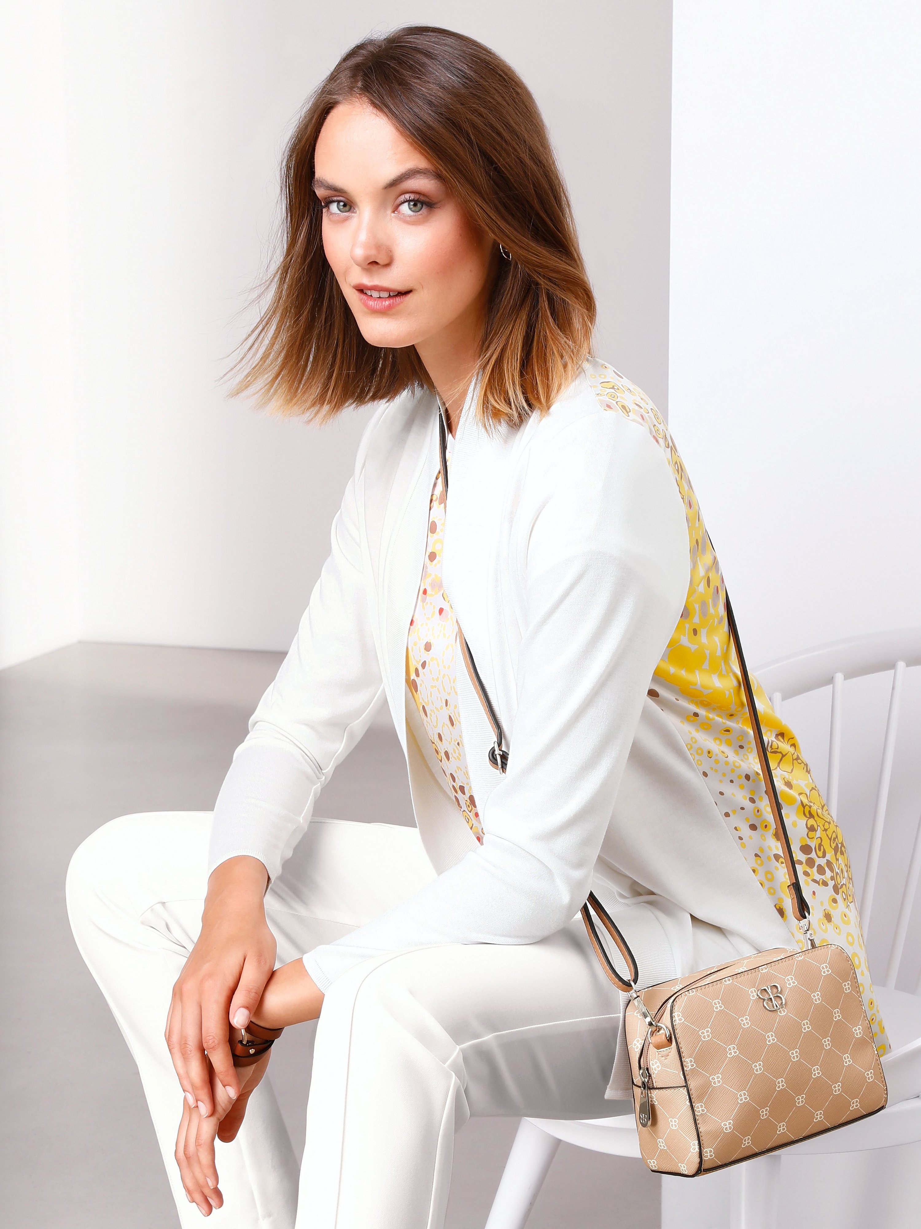 Strickjacke mit Schalkragen