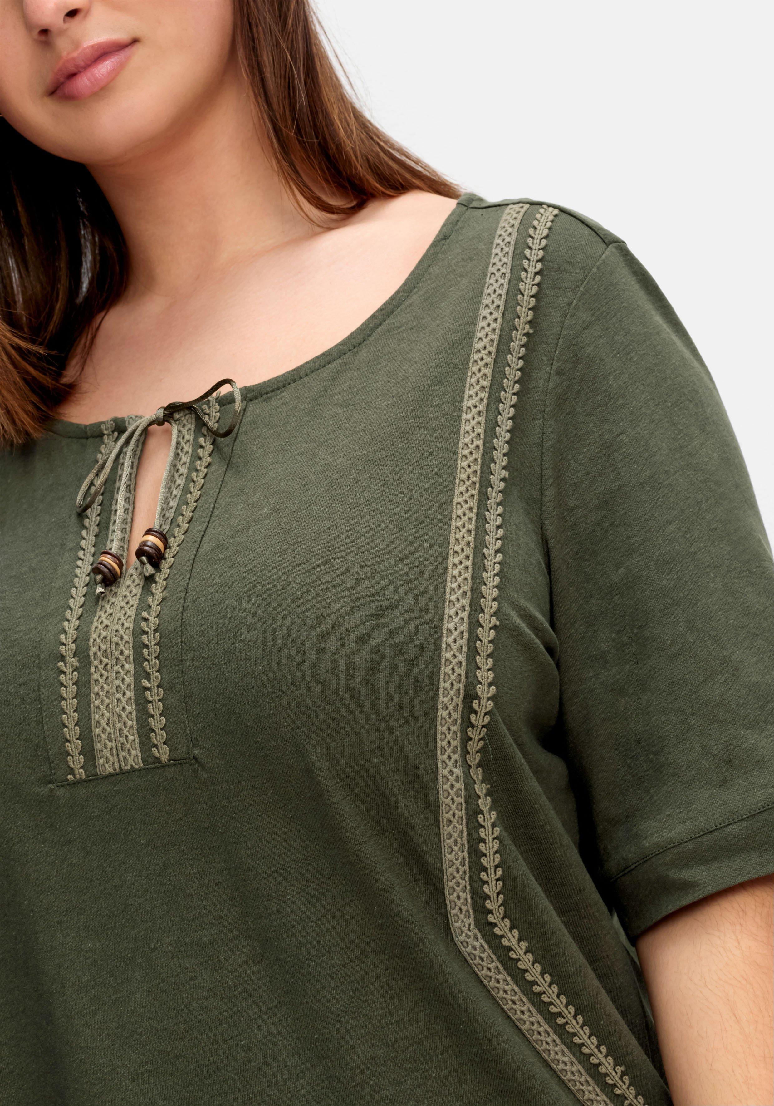 Shirt mit Spitzenbesatz, im Leinen-Mix