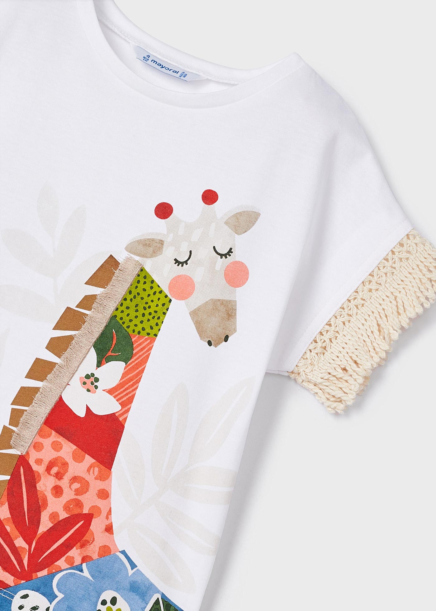 Camiseta de manga curta para meninas, feita de algodão sustentável.