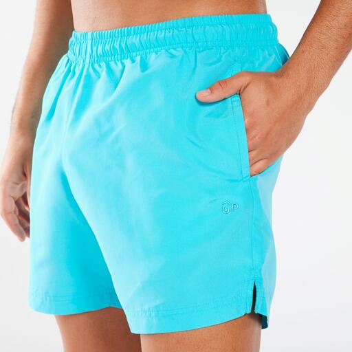 Roupa de banho levantada